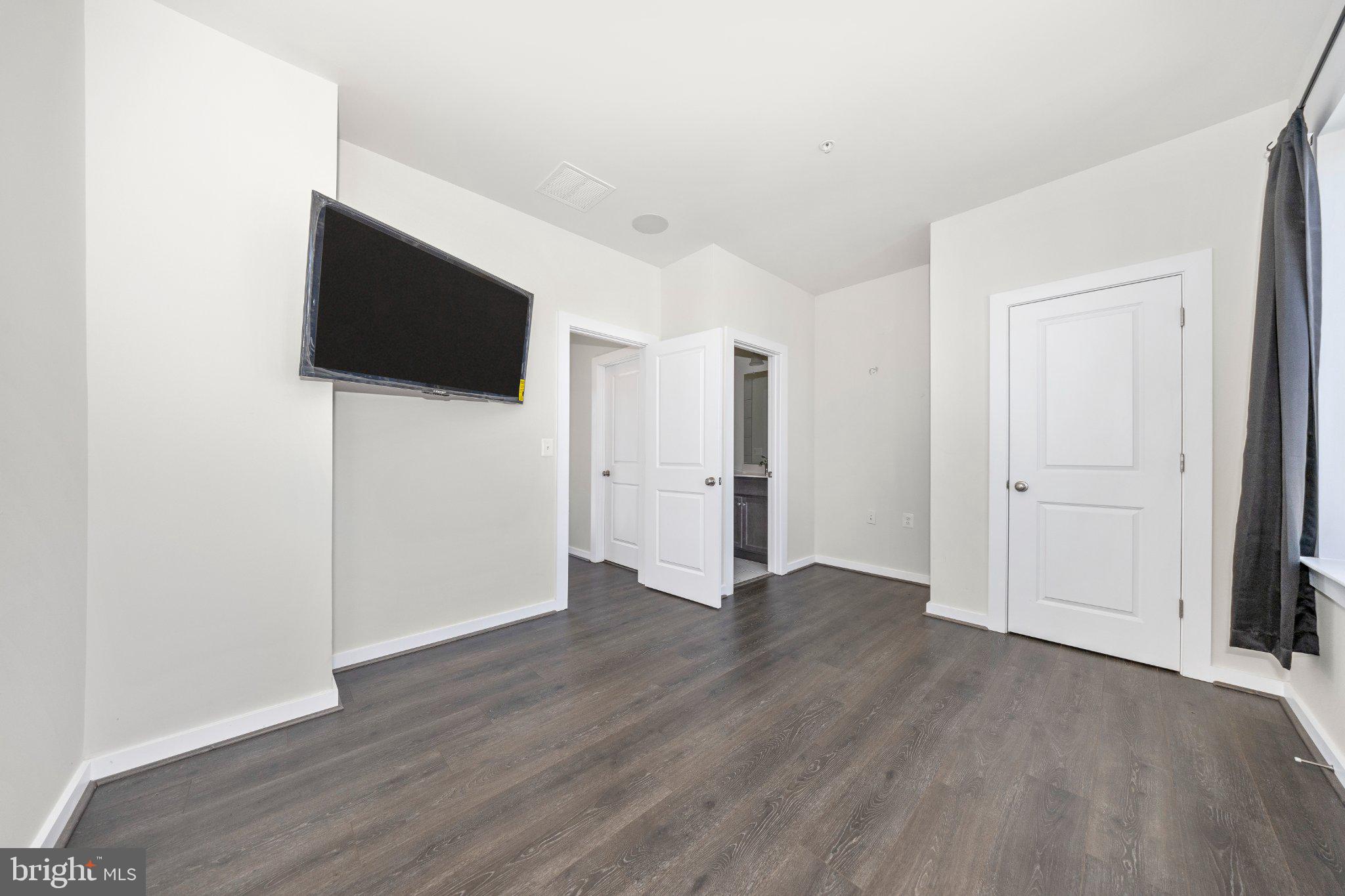 RIVER PLACE - Residential