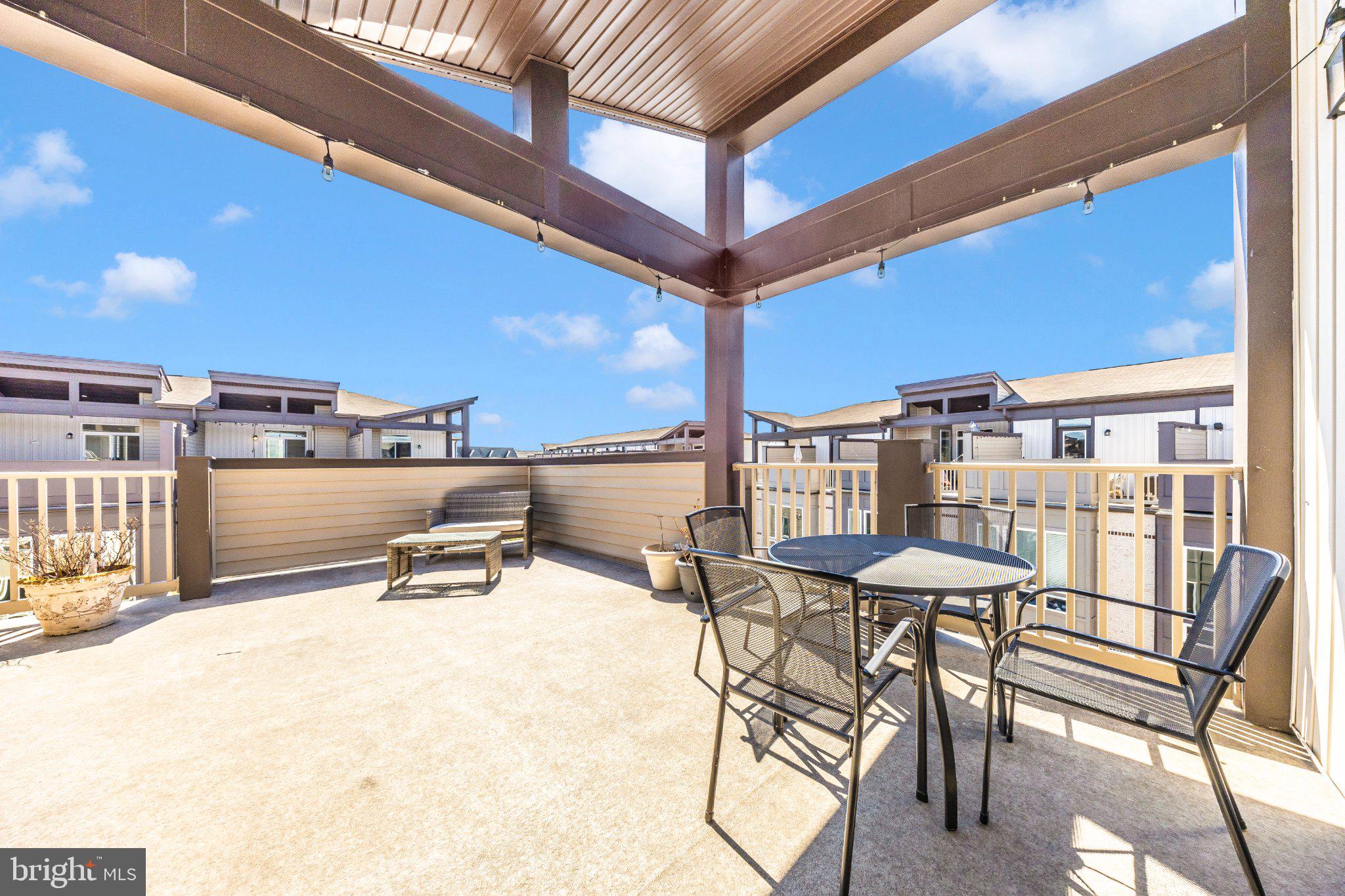 RIVER PLACE - Residential