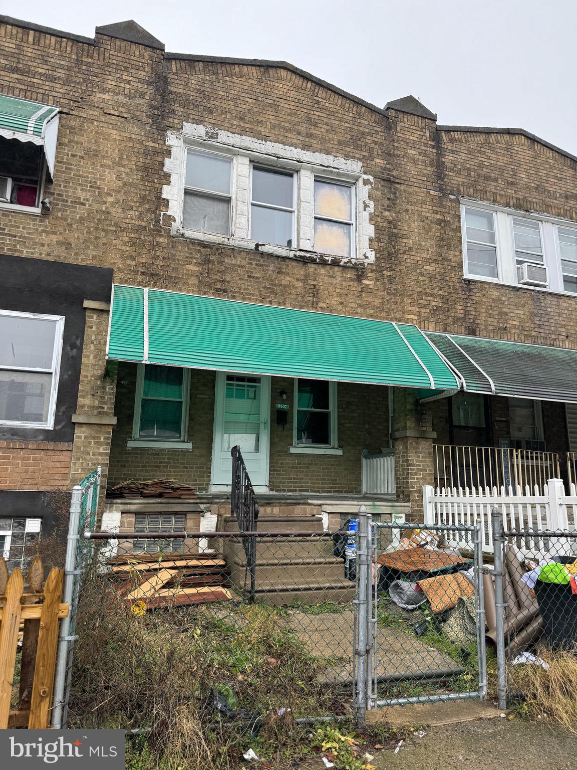 Welcome to 6507 Edmund Street, in the beautiful TACONY section of Philadelphia! This is a 2 bedroom 1 bathroom row home that features a spacious living room area. Enter the home into a spacious living room and dining room. Then enter into the Eat in Kitchen. Full size basement with plenty of storage room. Property is close to all forms of Transportation and Major Highways. Don't miss out on this great opportunity. Schedule your showing today!