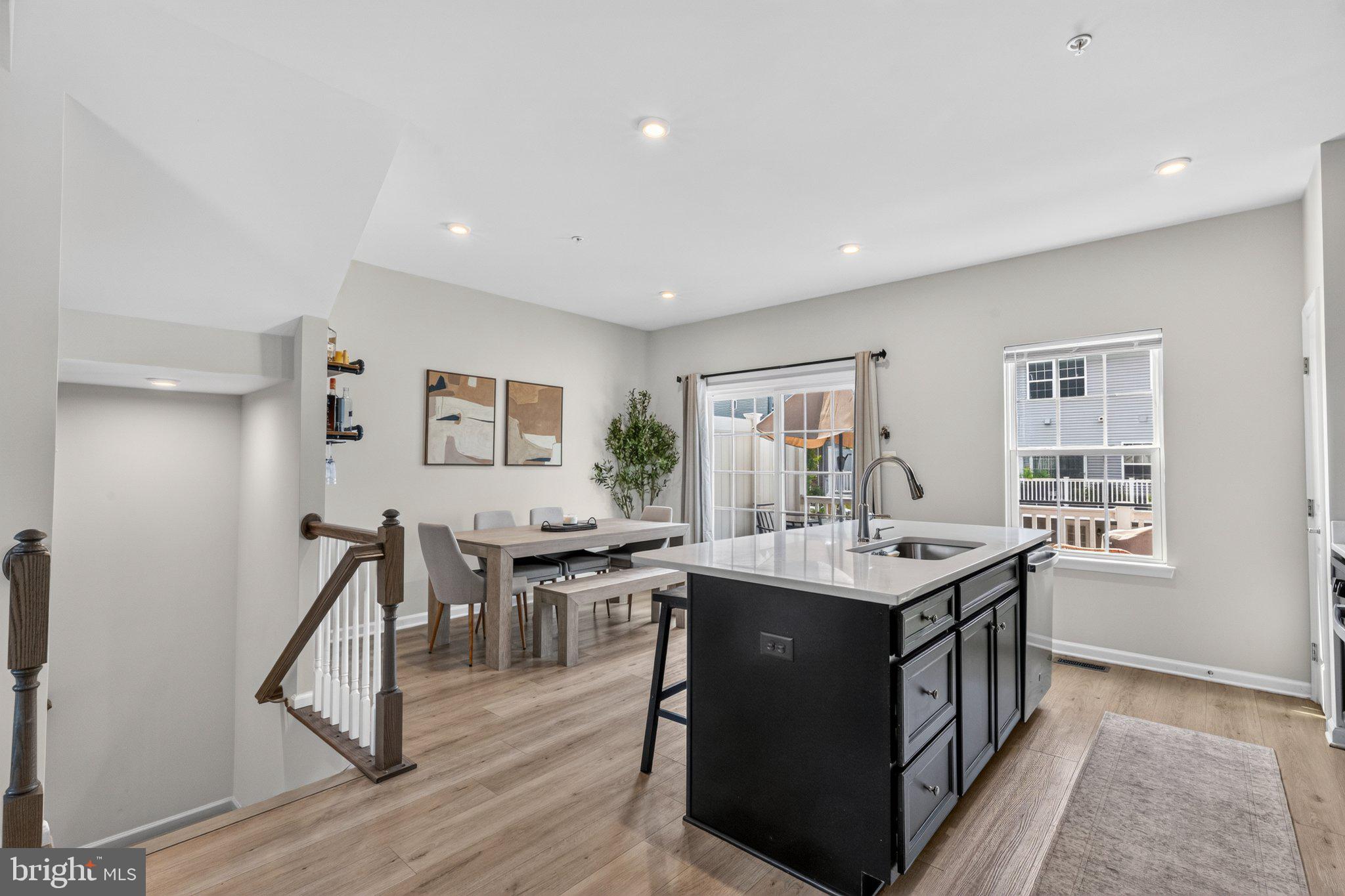 ANCHOR POINT - Residential