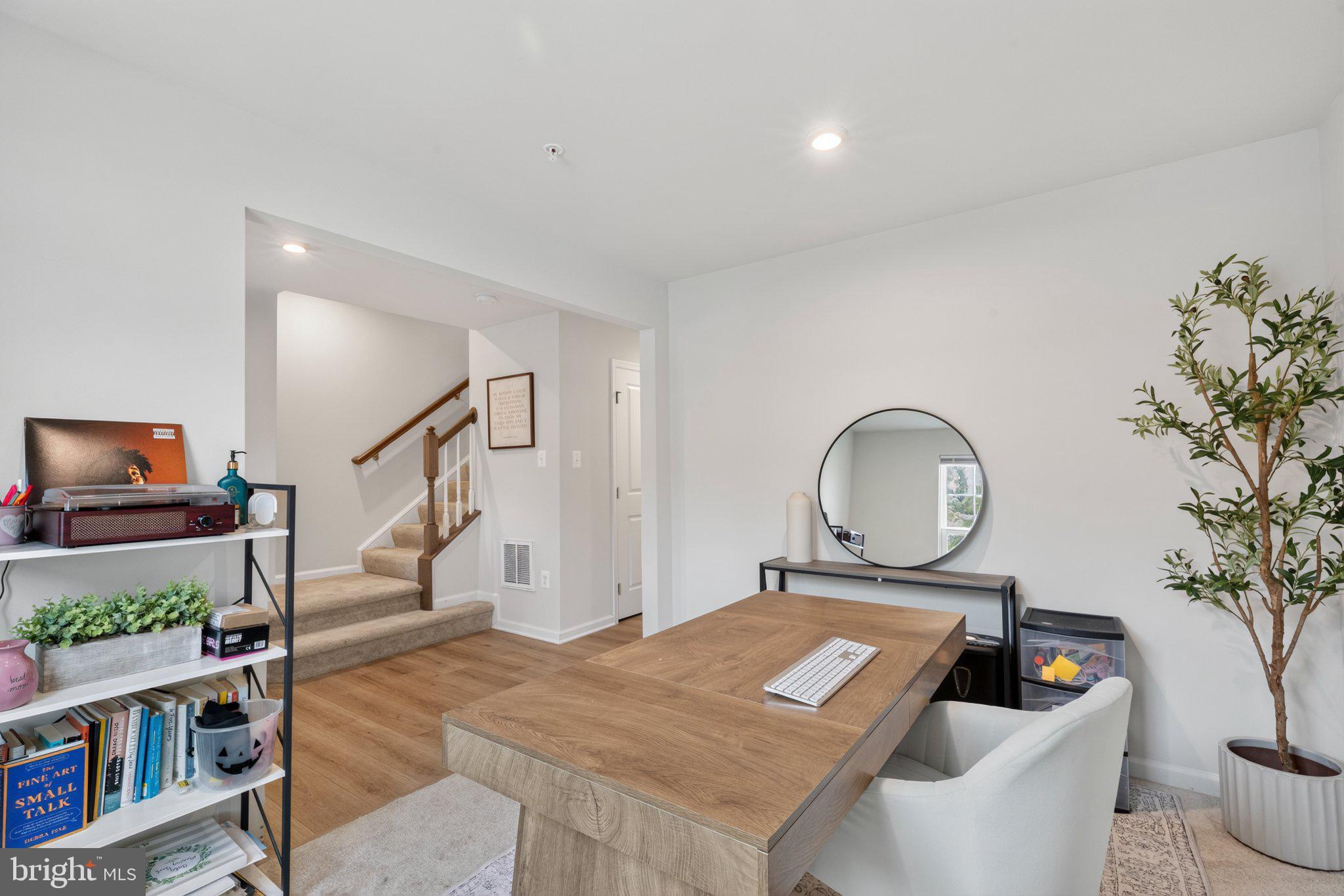ANCHOR POINT - Residential