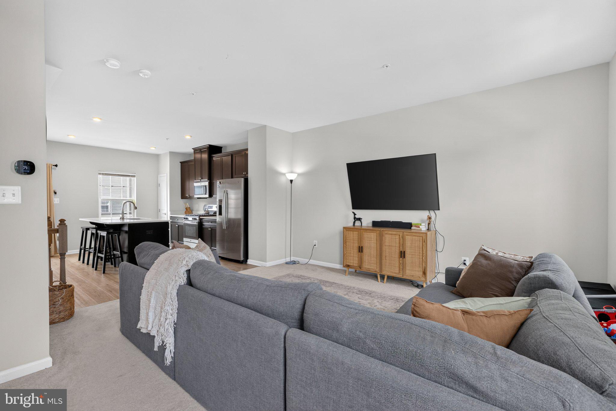 ANCHOR POINT - Residential