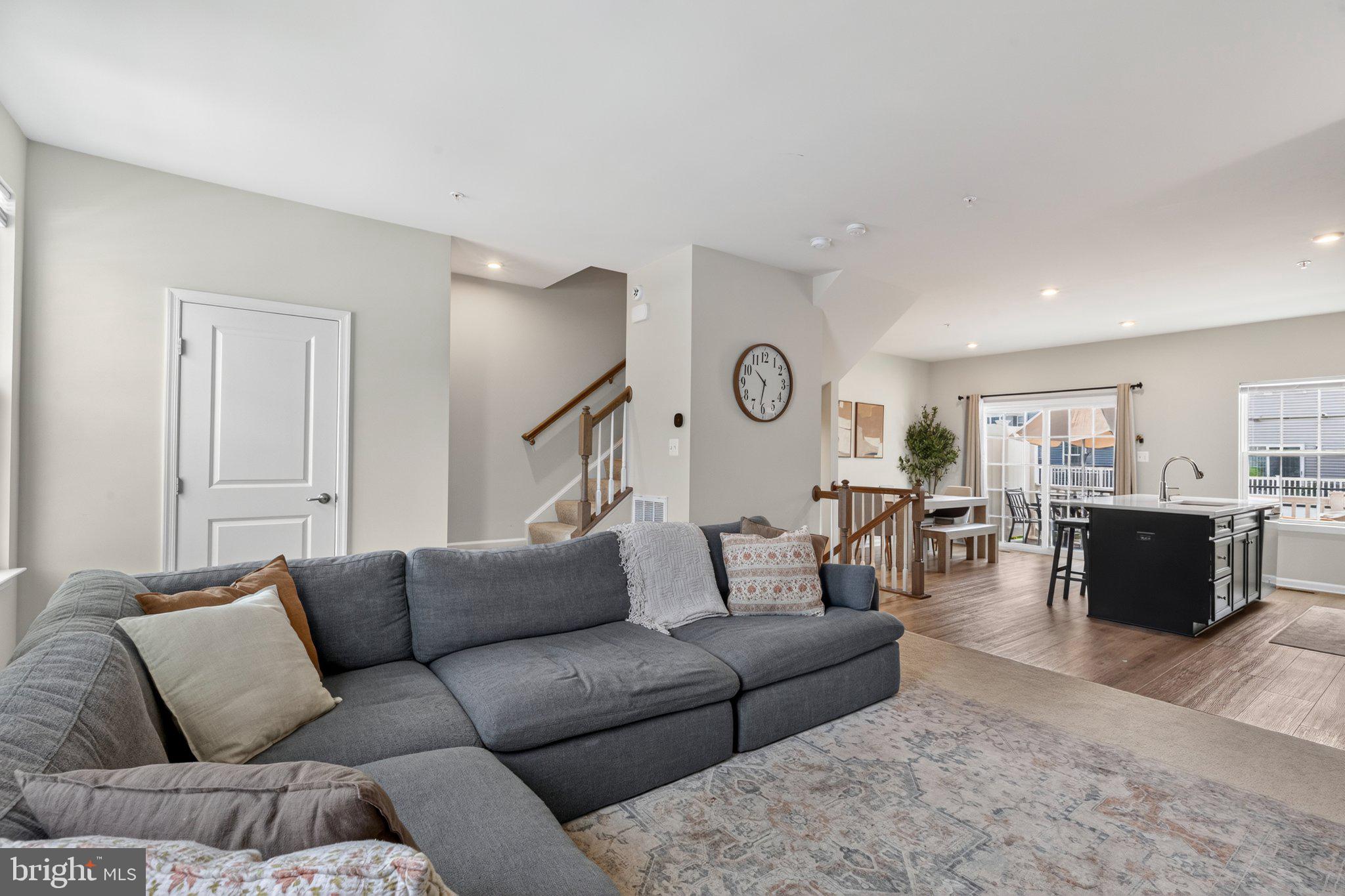 ANCHOR POINT - Residential