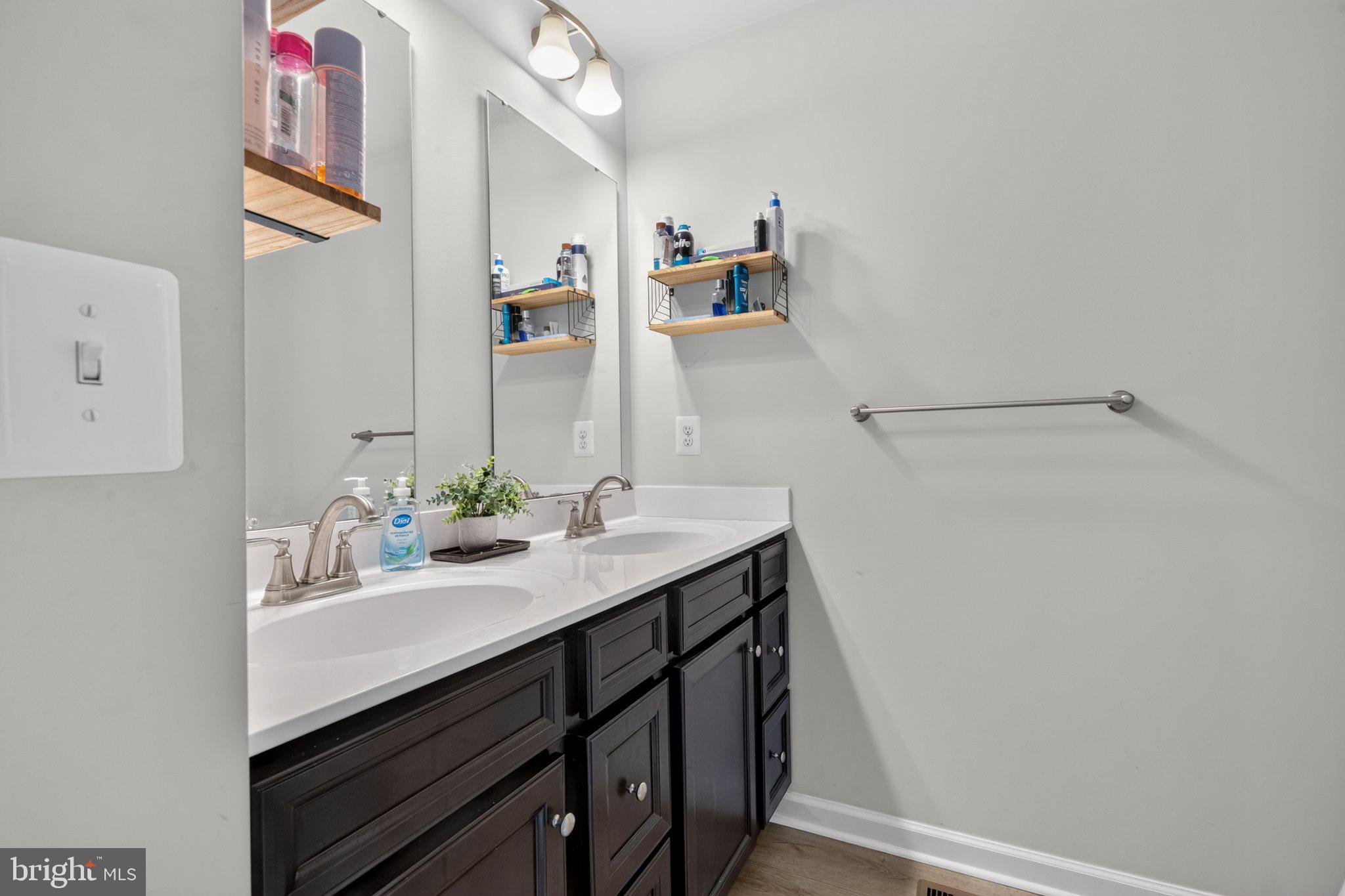 ANCHOR POINT - Residential