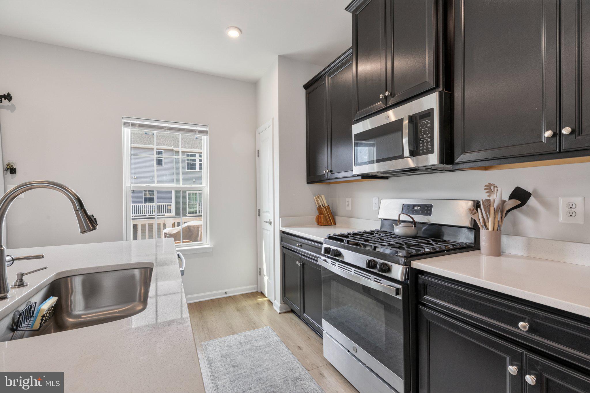 ANCHOR POINT - Residential