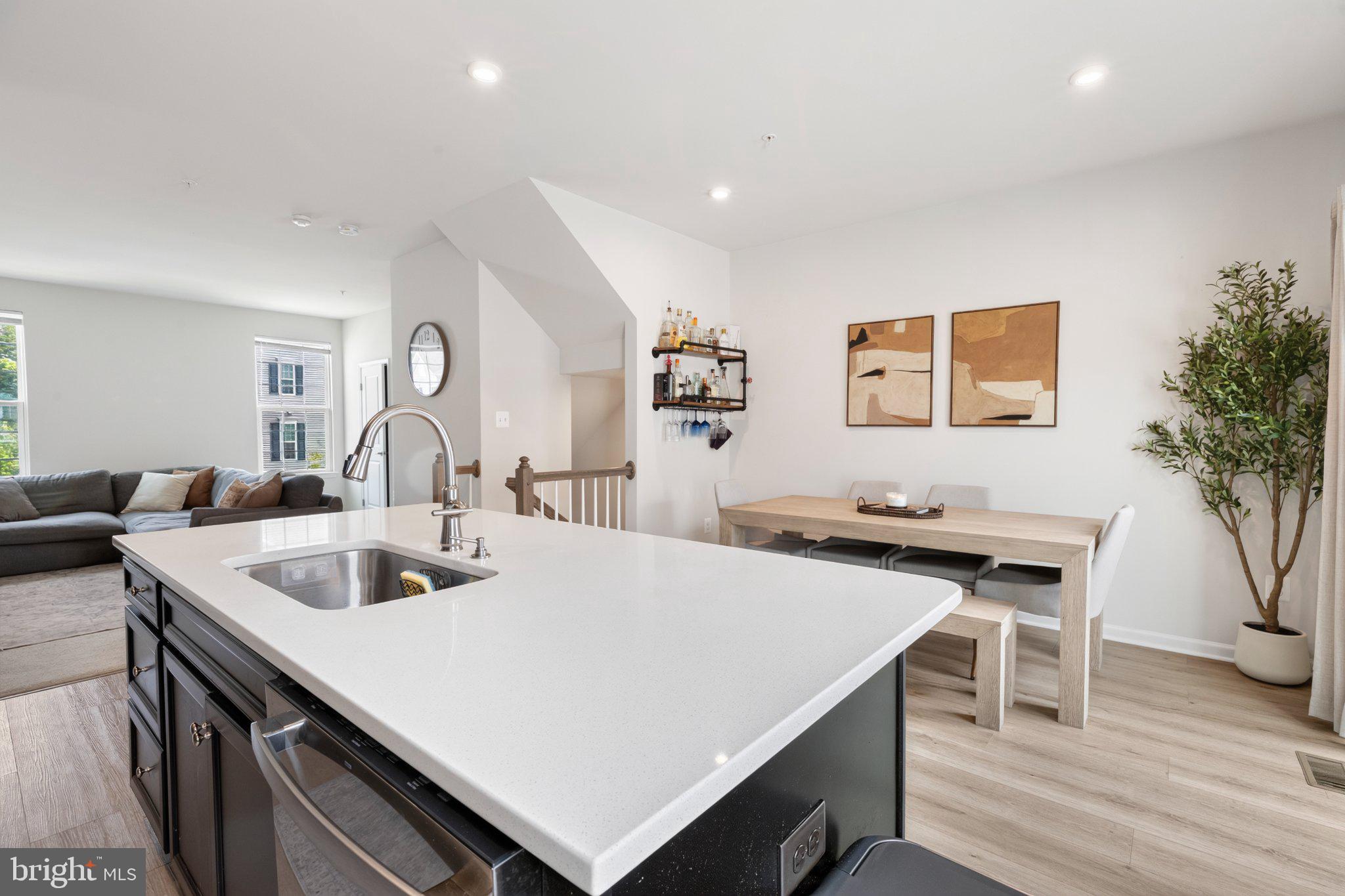ANCHOR POINT - Residential