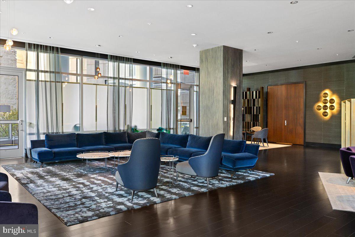 CENTER CITY - Residential