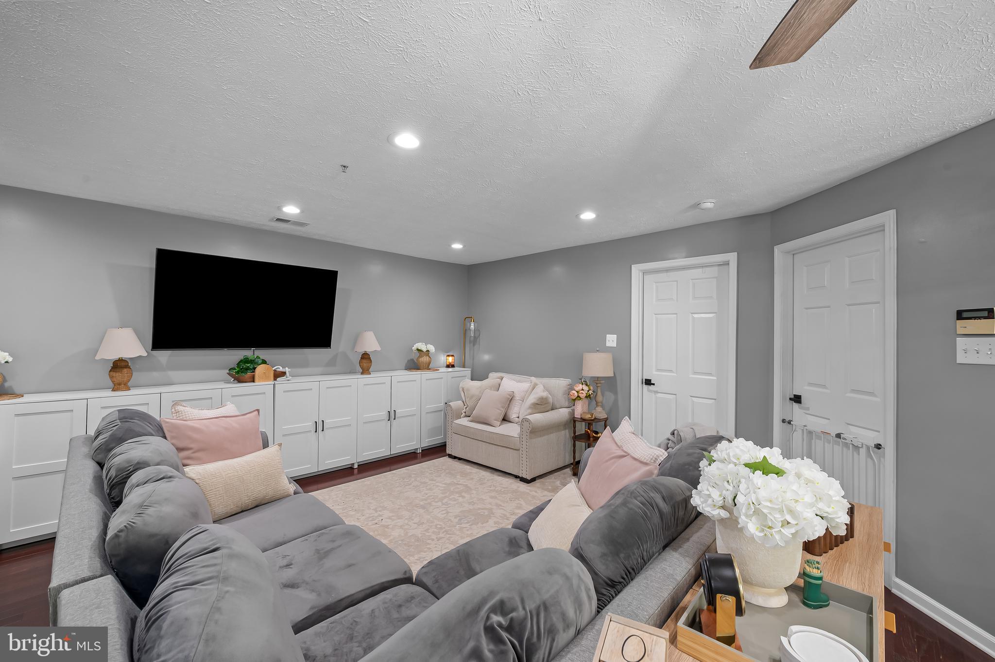 GARDEN OWINGS MILLS - Residential