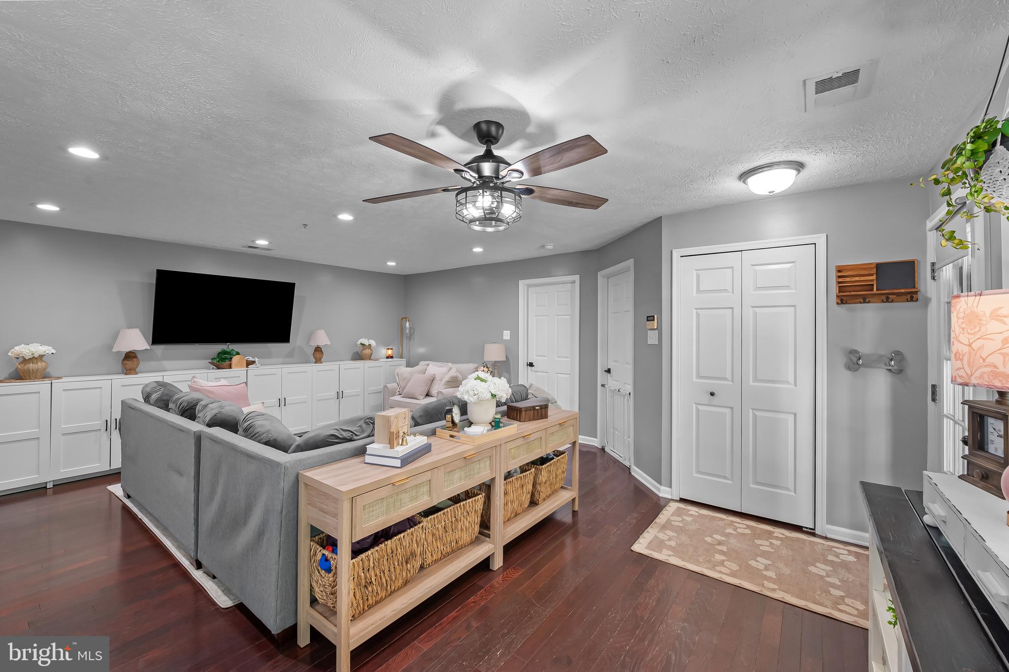 GARDEN OWINGS MILLS - Residential