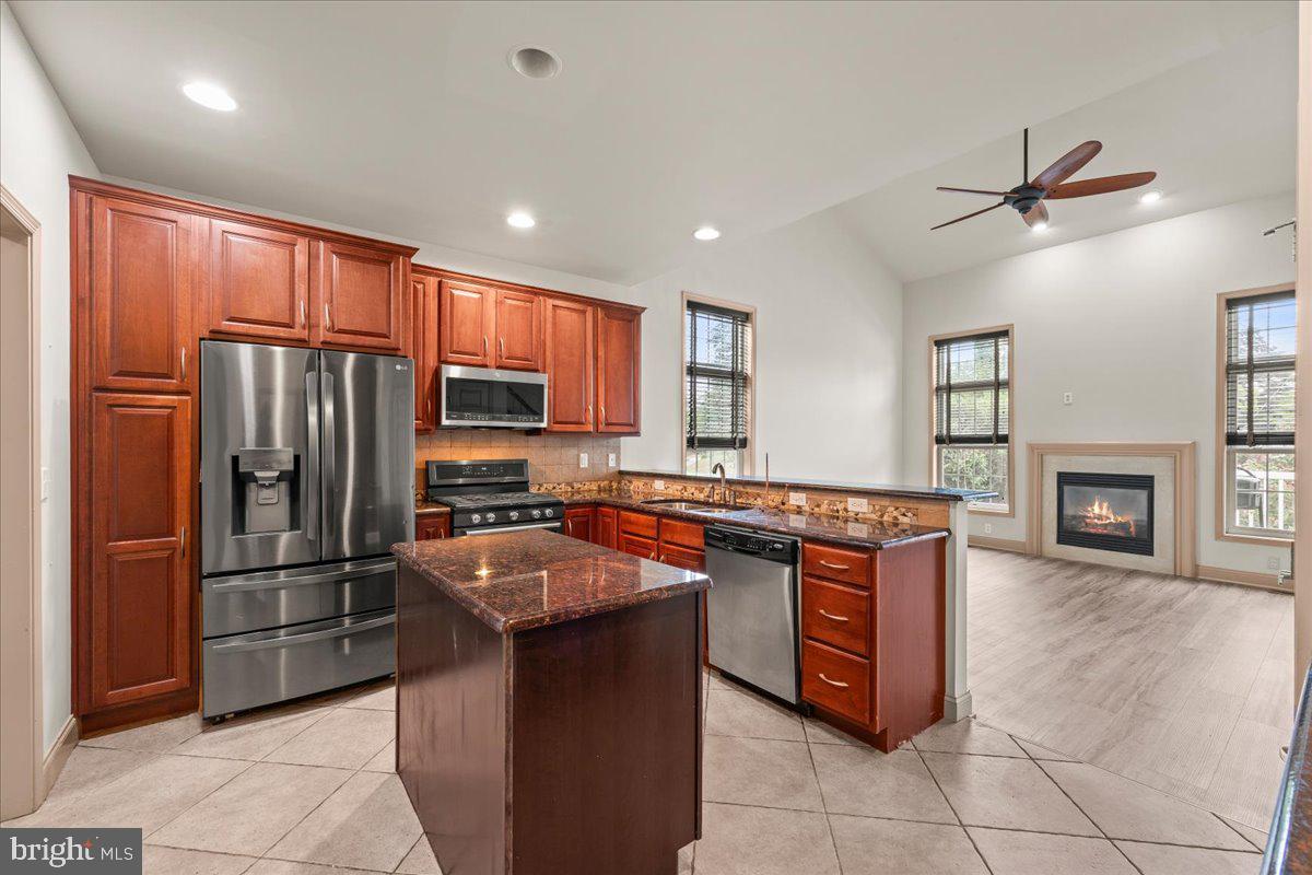 THE ENCLAVE - Residential