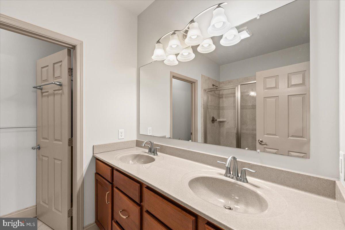 THE ENCLAVE - Residential