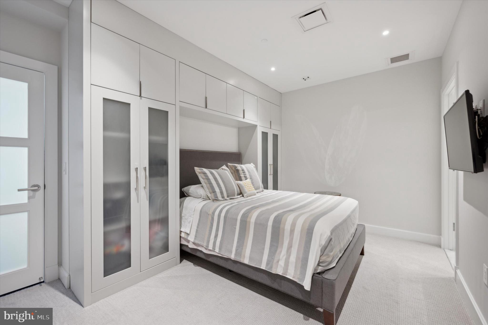 CENTER CITY - Residential