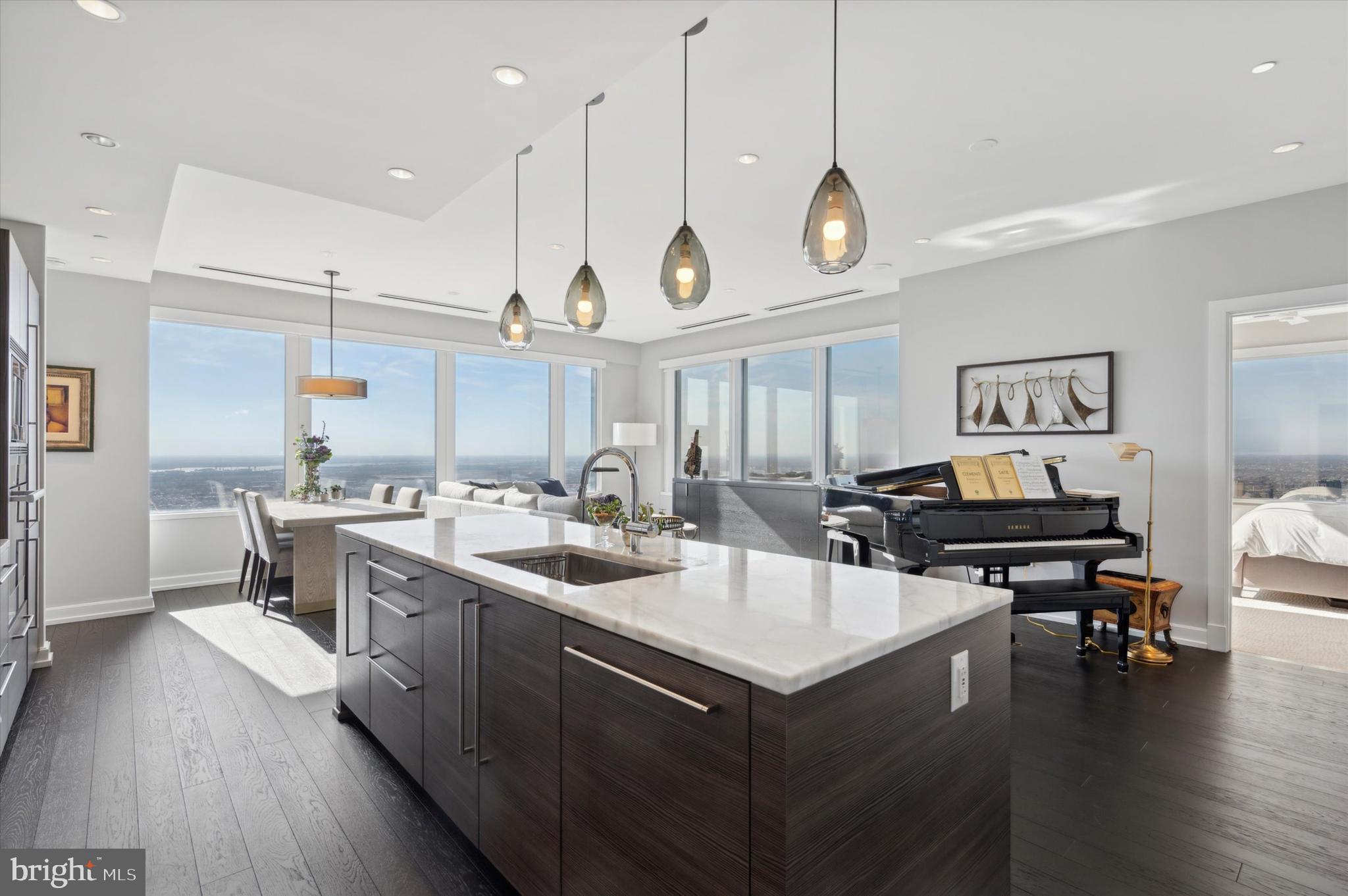 CENTER CITY - Residential