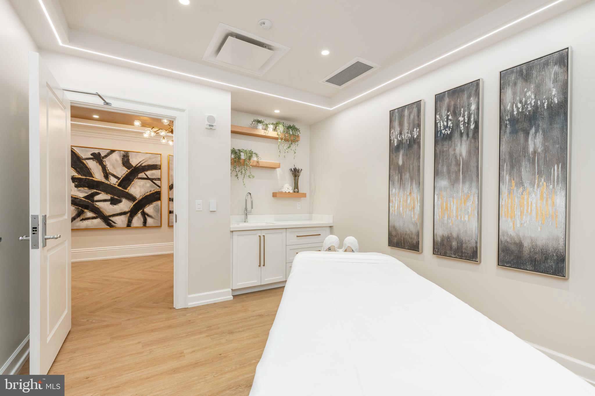 CENTER CITY - Residential