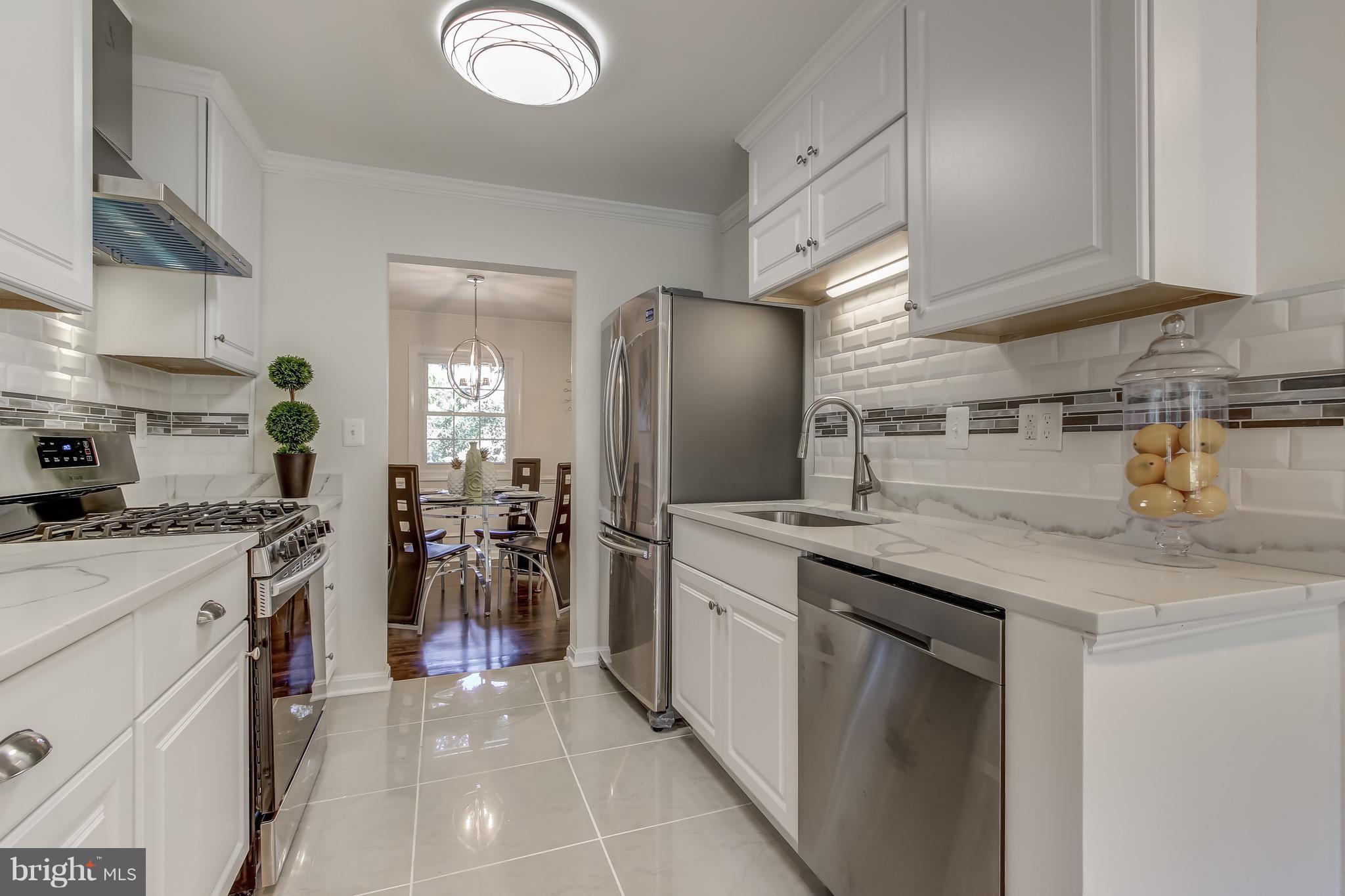 DIAMOND COURTS - Residential Lease