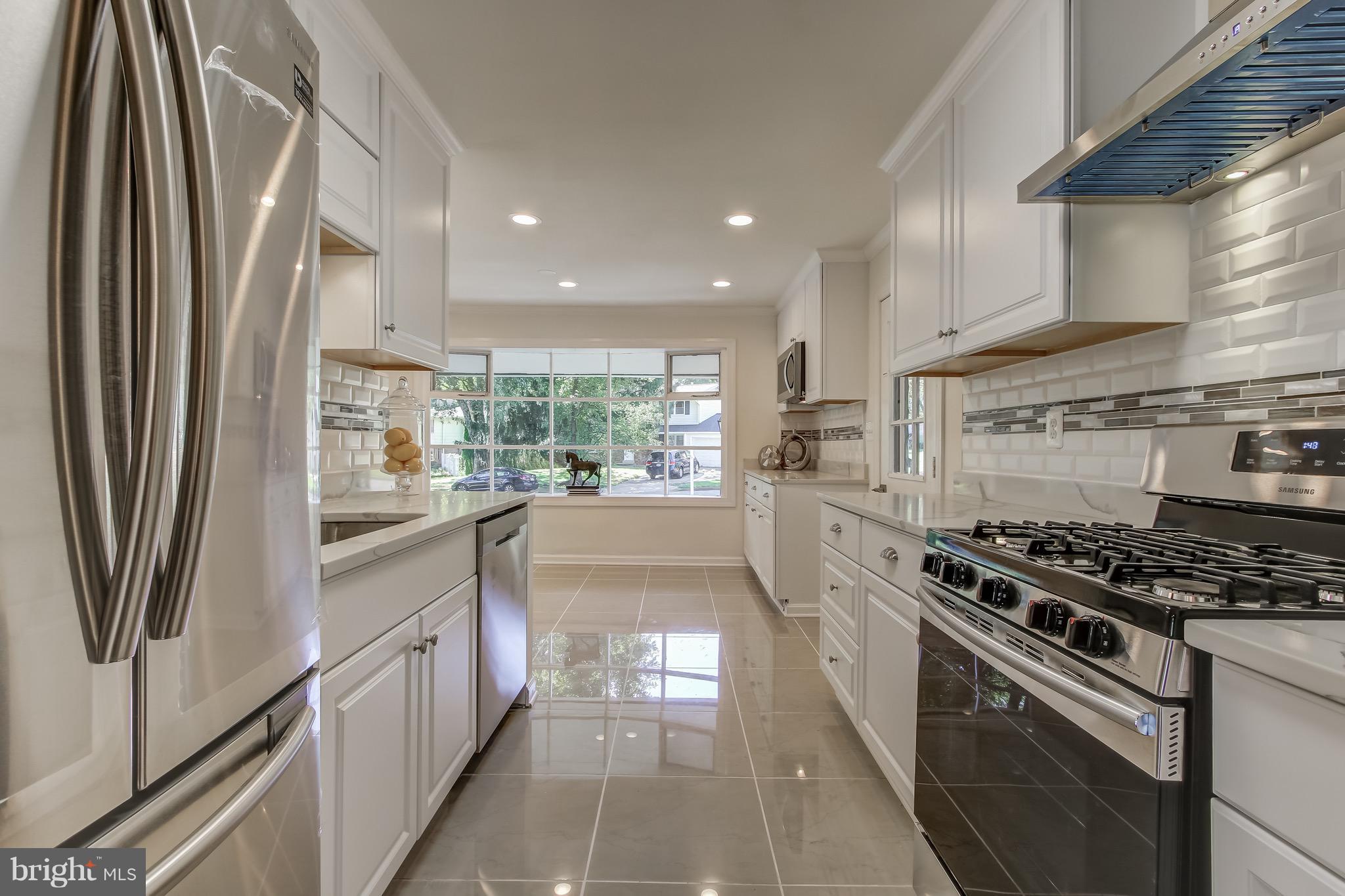 DIAMOND COURTS - Residential Lease