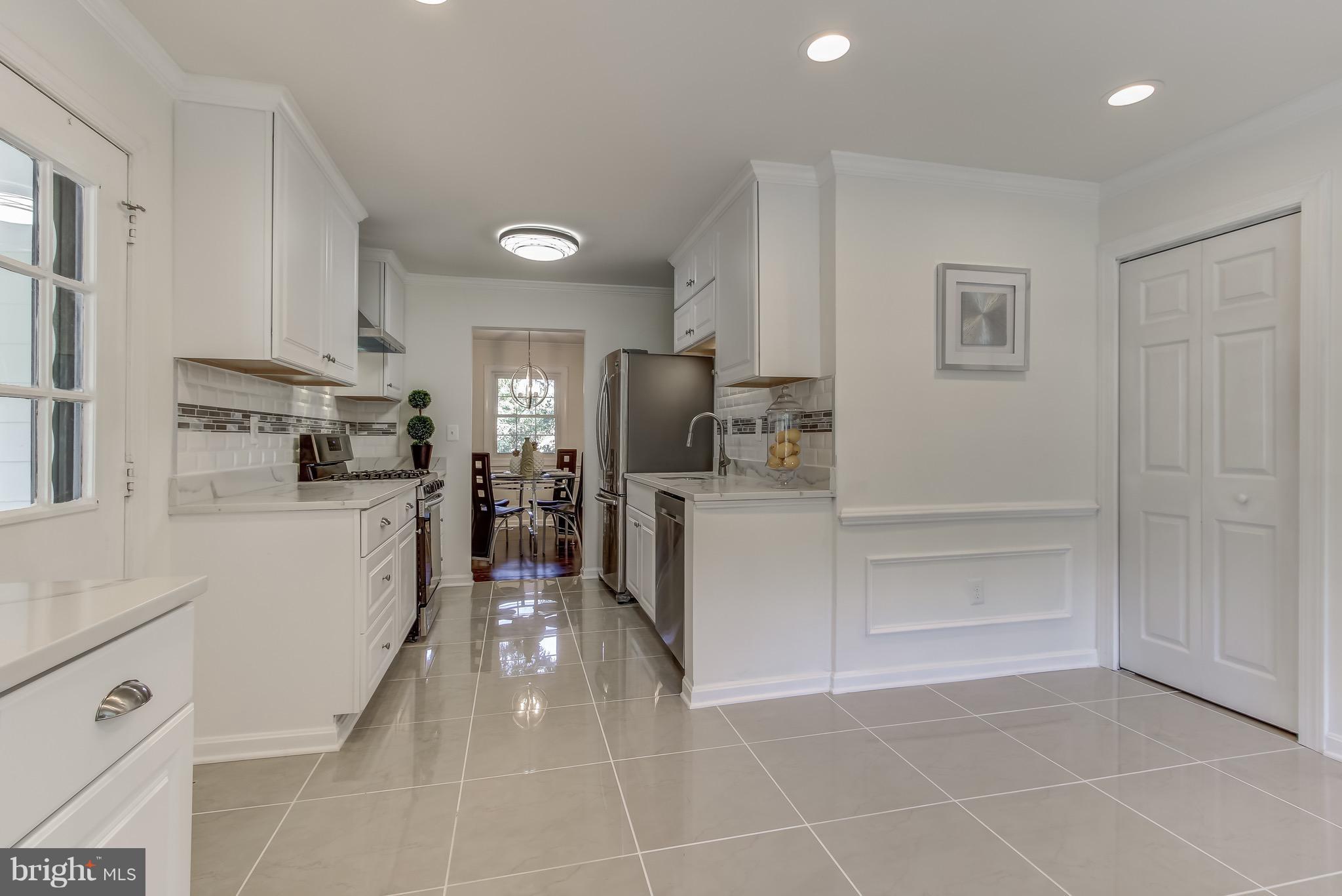DIAMOND COURTS - Residential Lease