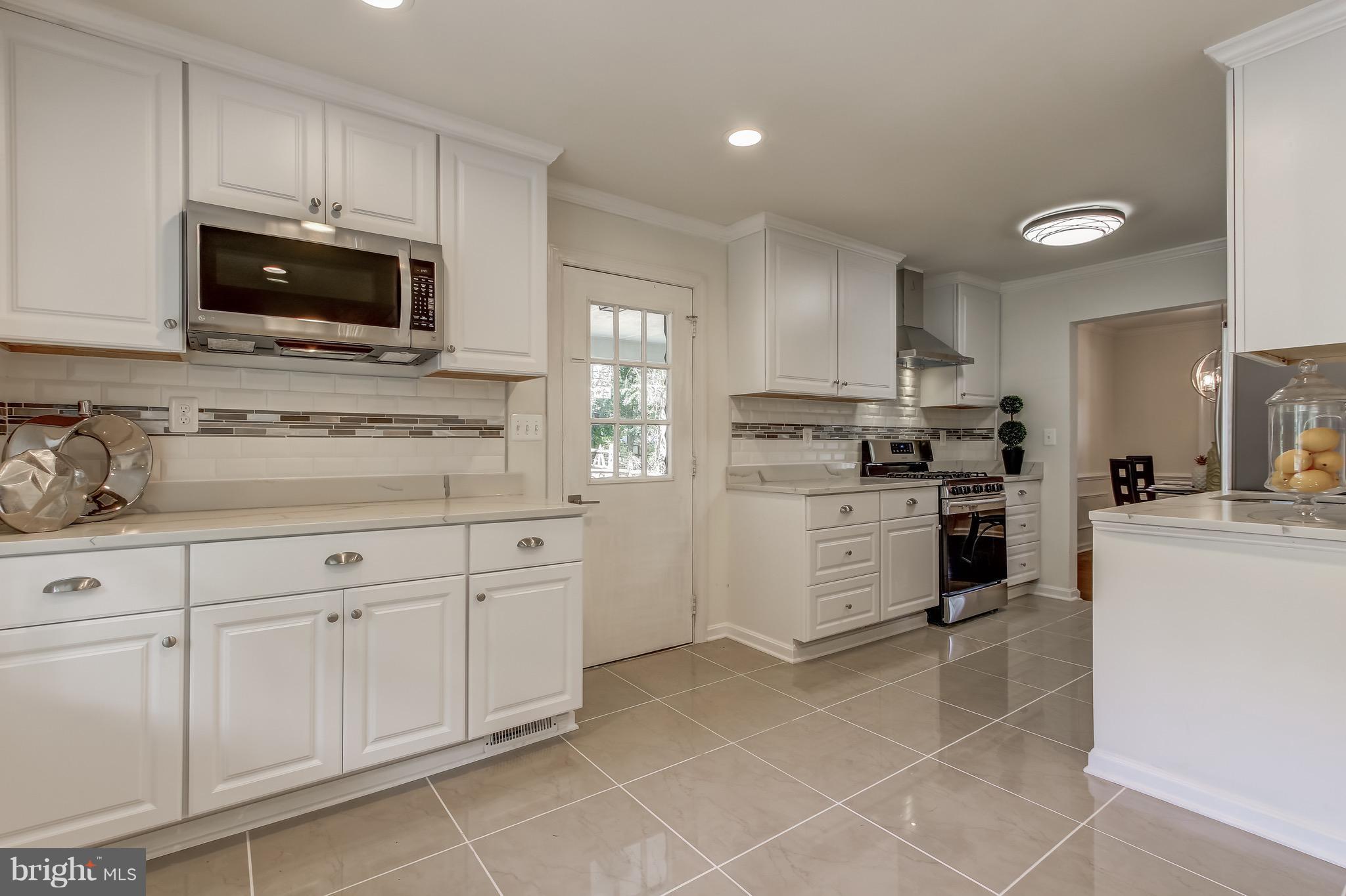 DIAMOND COURTS - Residential Lease