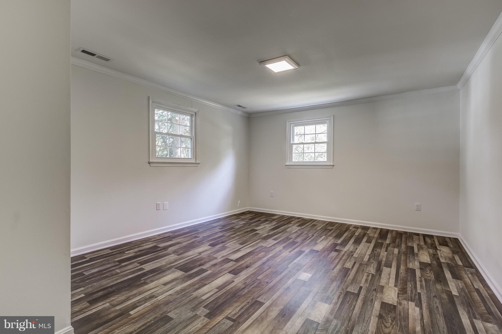 DIAMOND COURTS - Residential Lease
