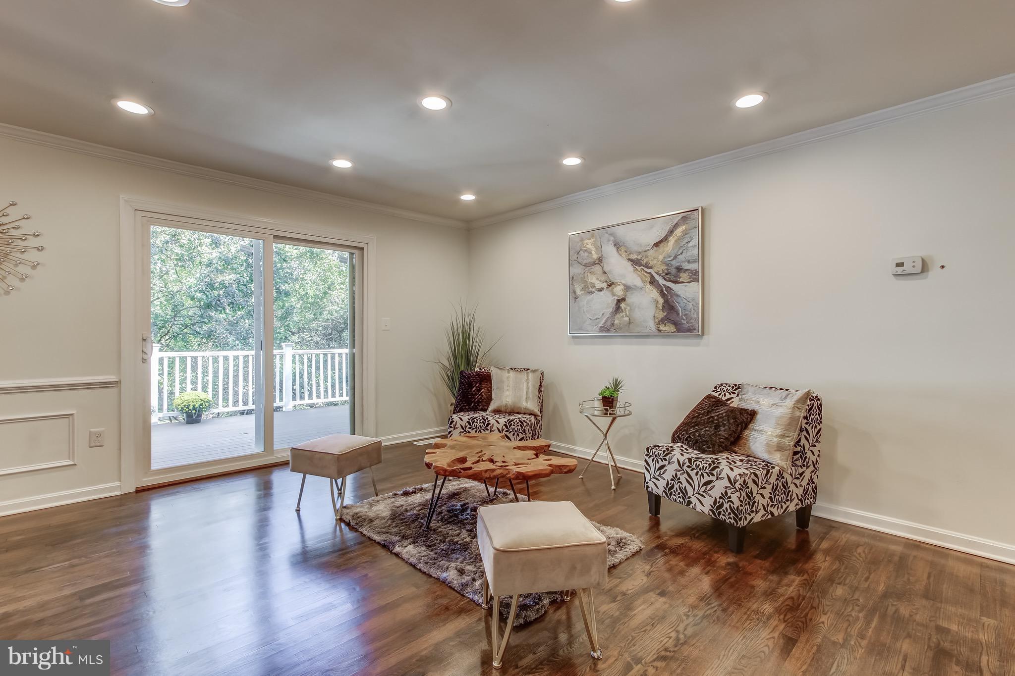 DIAMOND COURTS - Residential Lease