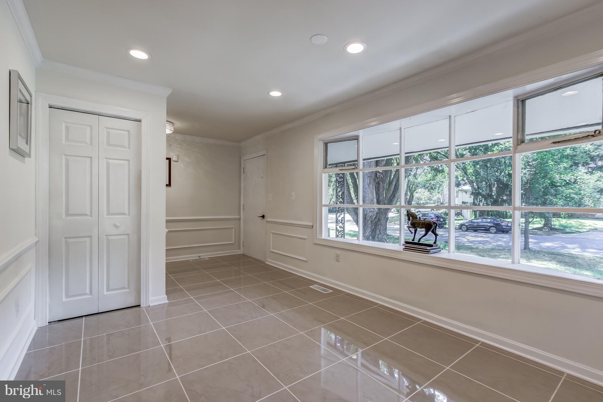 DIAMOND COURTS - Residential Lease