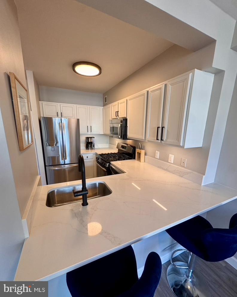 CRESCENT PLAZA - Residential