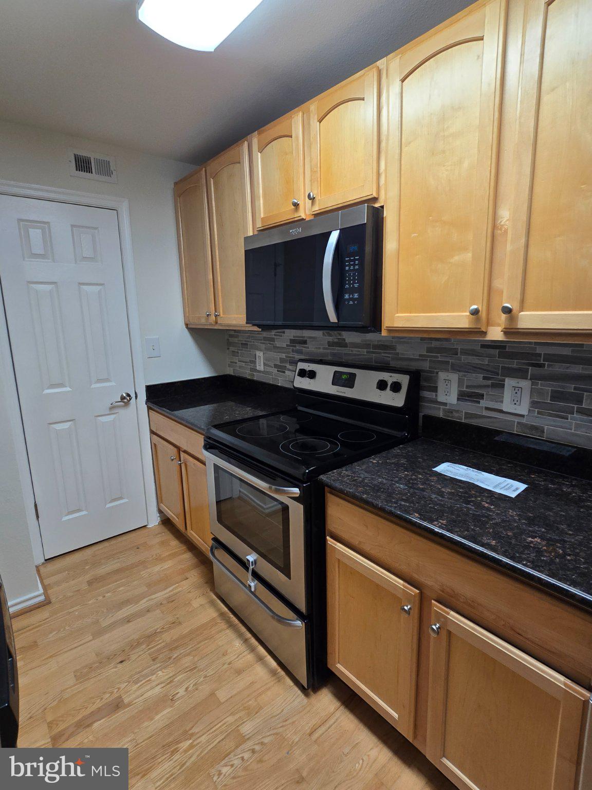 PENDERBROOK SQUARE CONDOMINIUMS - Residential