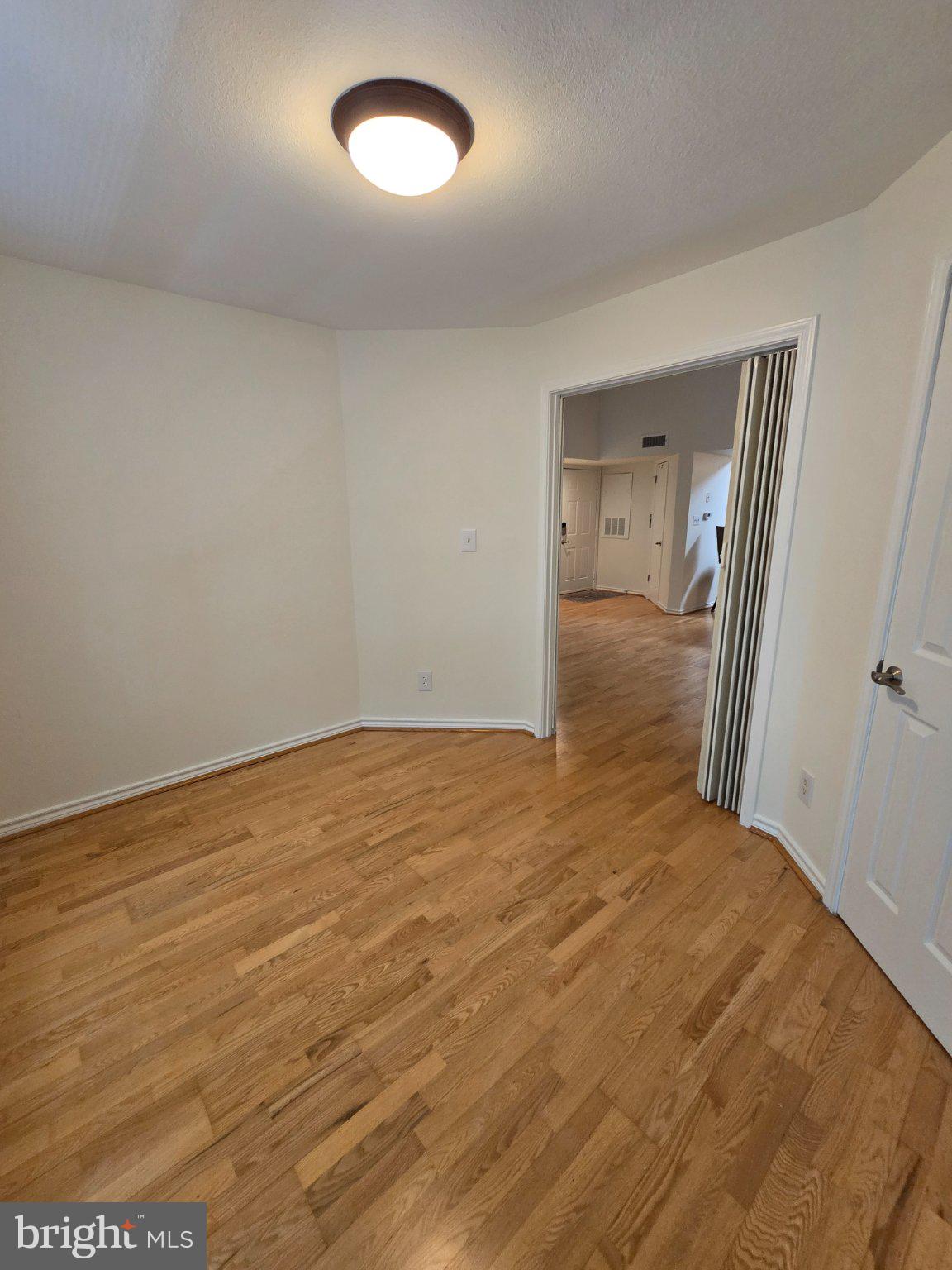 PENDERBROOK SQUARE CONDOMINIUMS - Residential