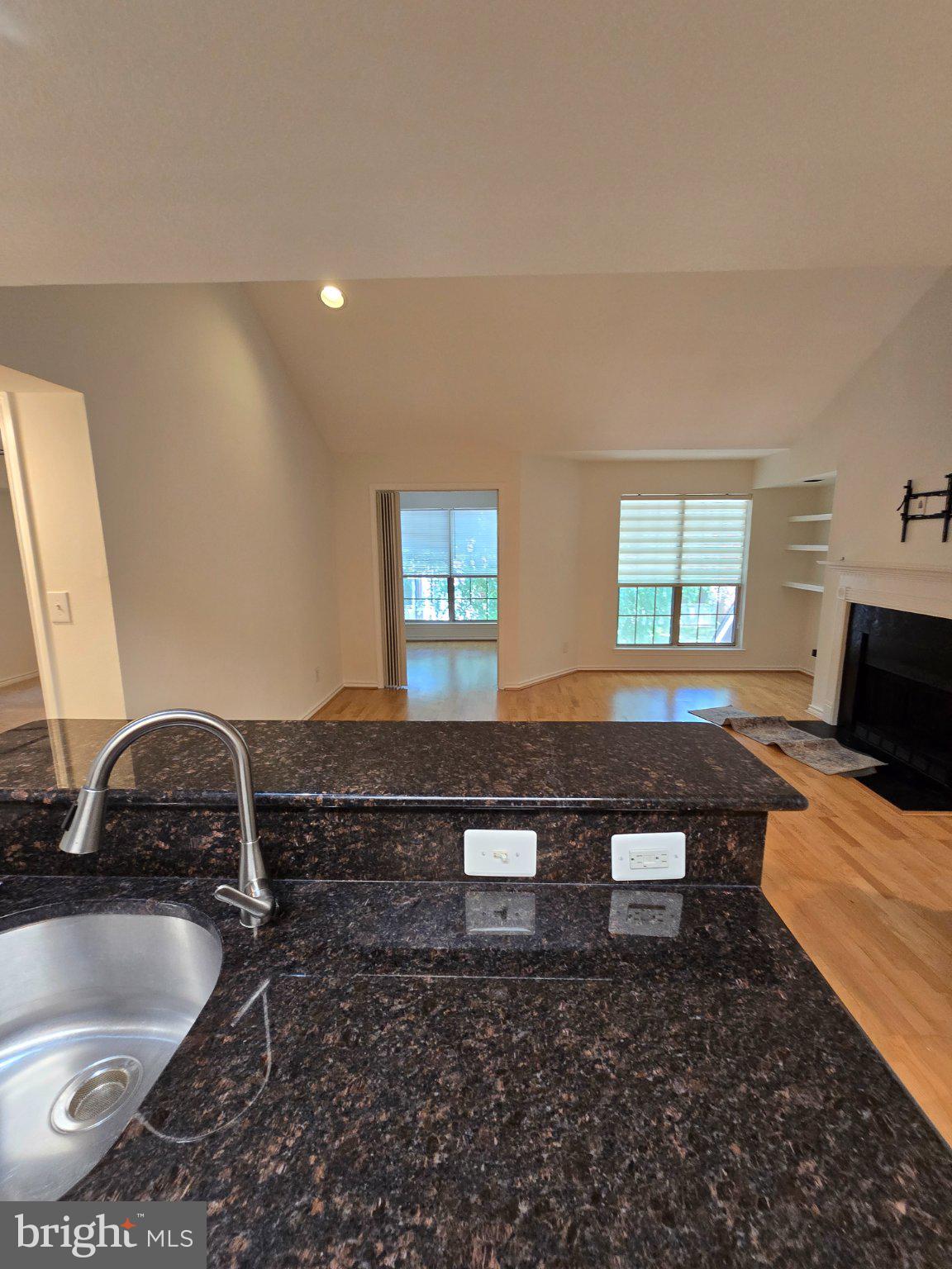 PENDERBROOK SQUARE CONDOMINIUMS - Residential