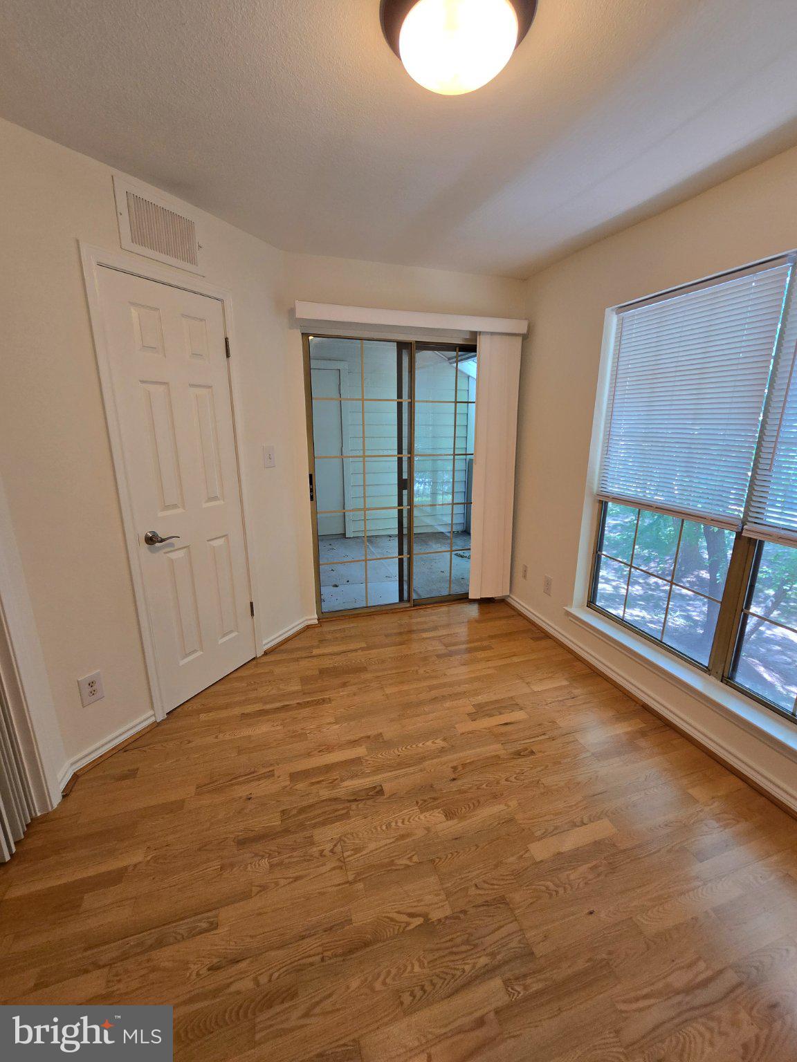 PENDERBROOK SQUARE CONDOMINIUMS - Residential