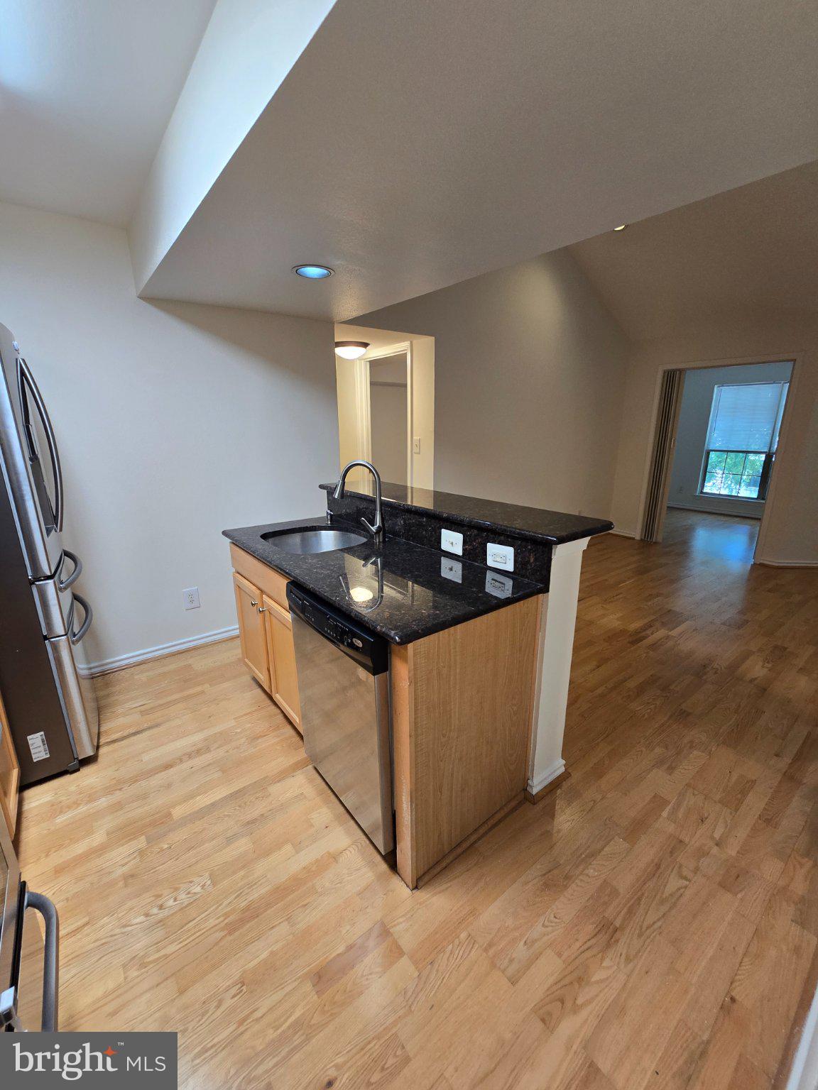 PENDERBROOK SQUARE CONDOMINIUMS - Residential