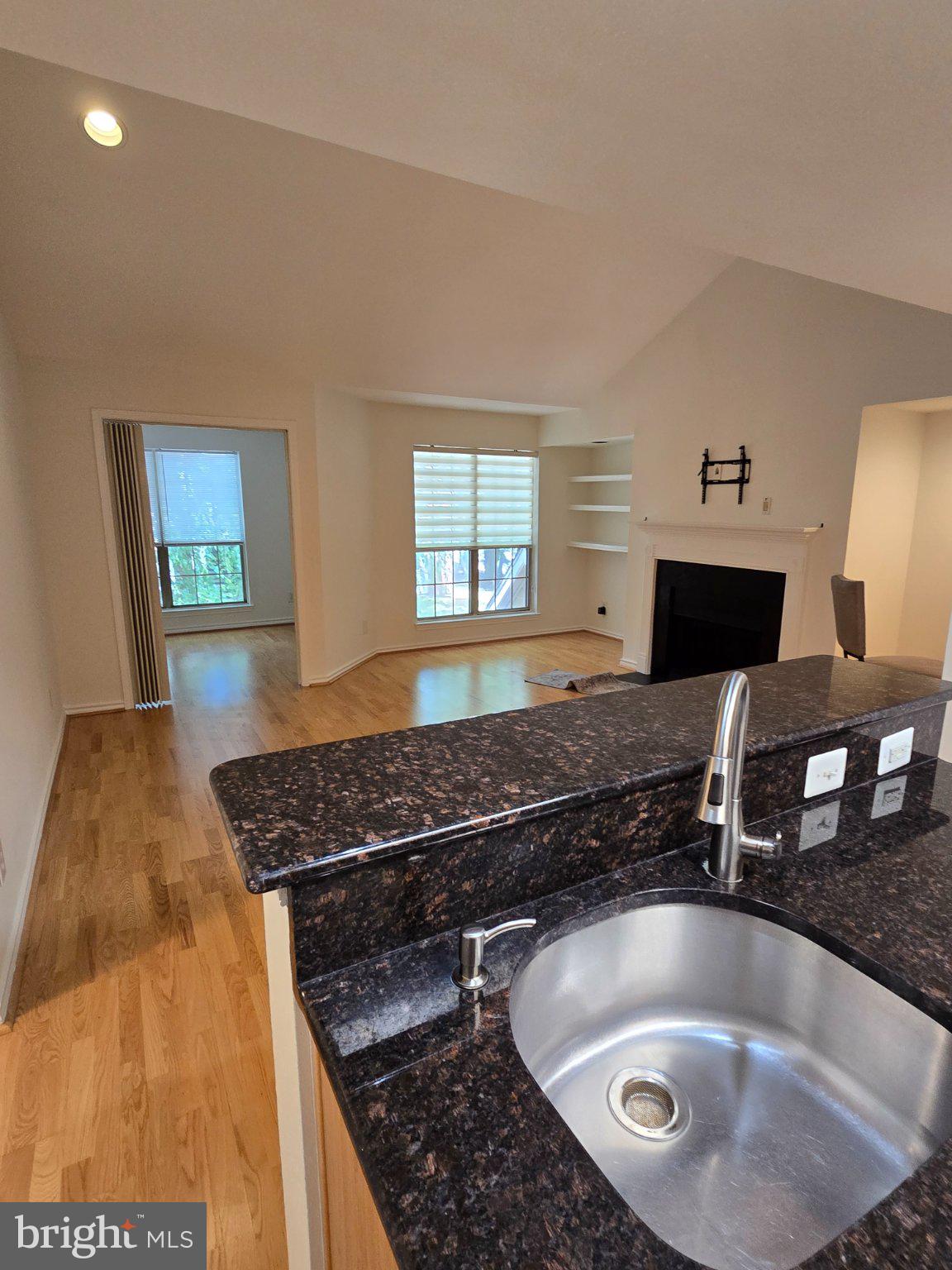 PENDERBROOK SQUARE CONDOMINIUMS - Residential