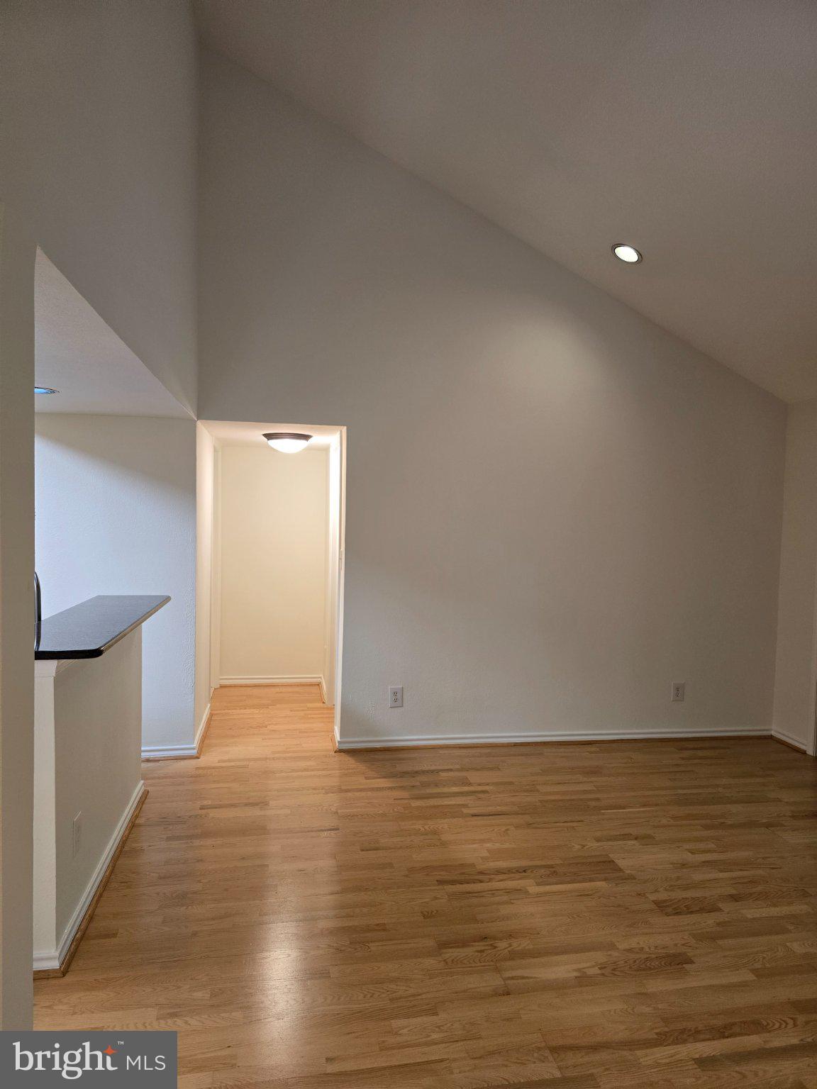 PENDERBROOK SQUARE CONDOMINIUMS - Residential