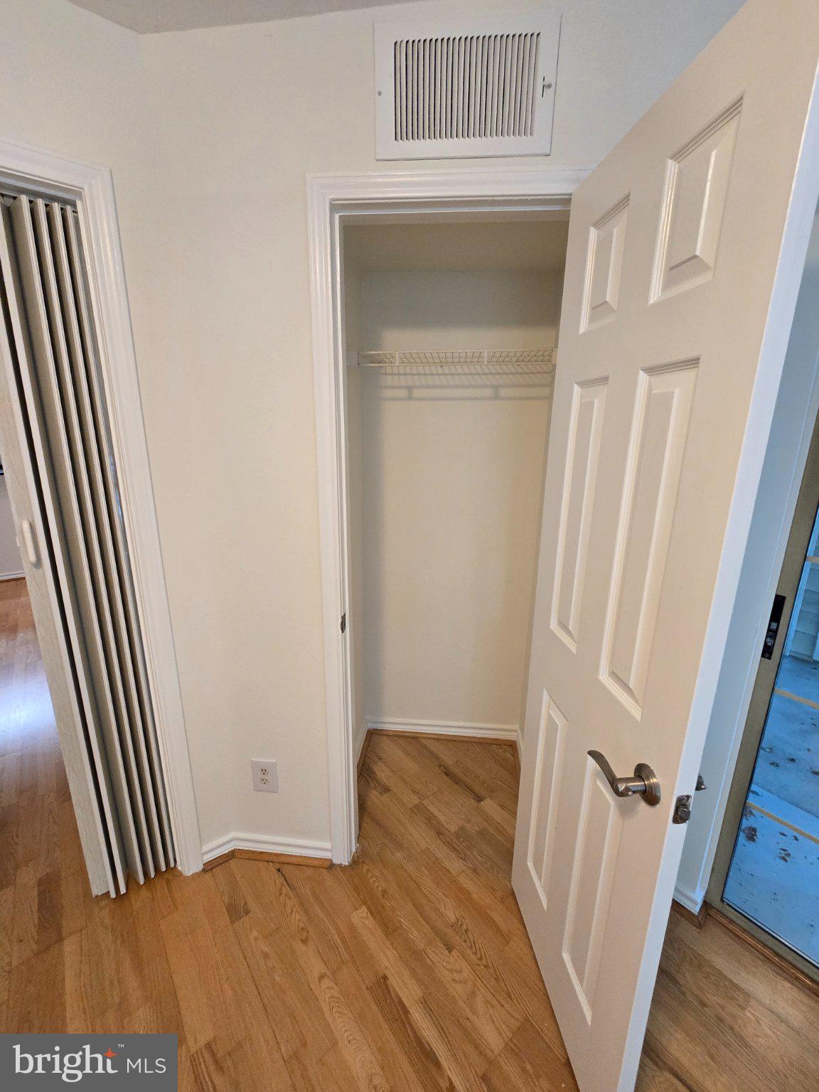 PENDERBROOK SQUARE CONDOMINIUMS - Residential