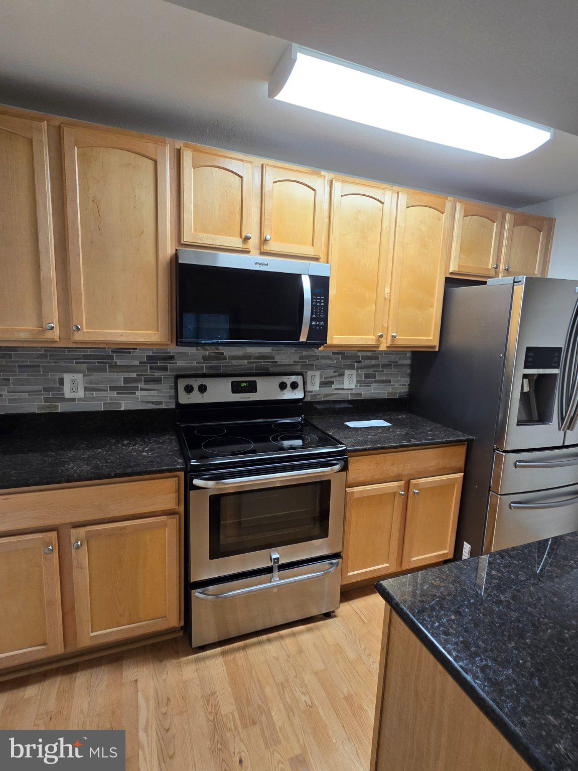 PENDERBROOK SQUARE CONDOMINIUMS - Residential