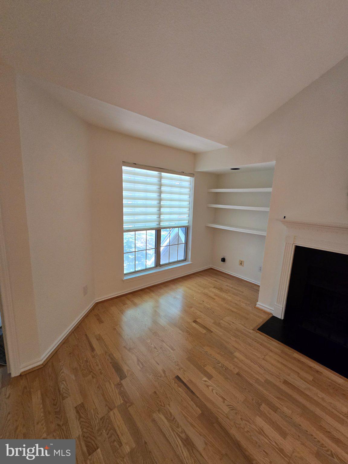 PENDERBROOK SQUARE CONDOMINIUMS - Residential