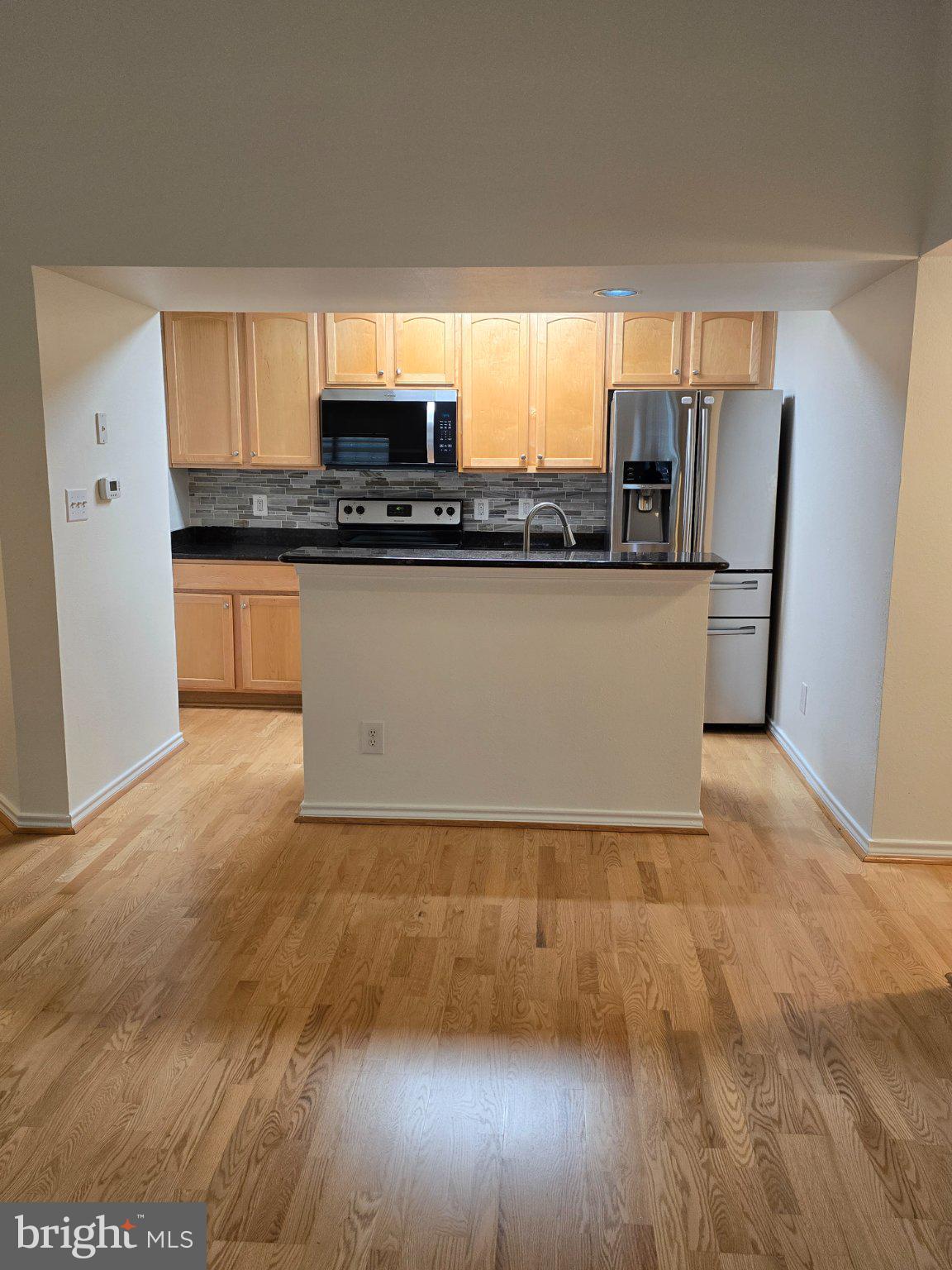 PENDERBROOK SQUARE CONDOMINIUMS - Residential