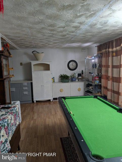 EMERALD LAKES - Residential