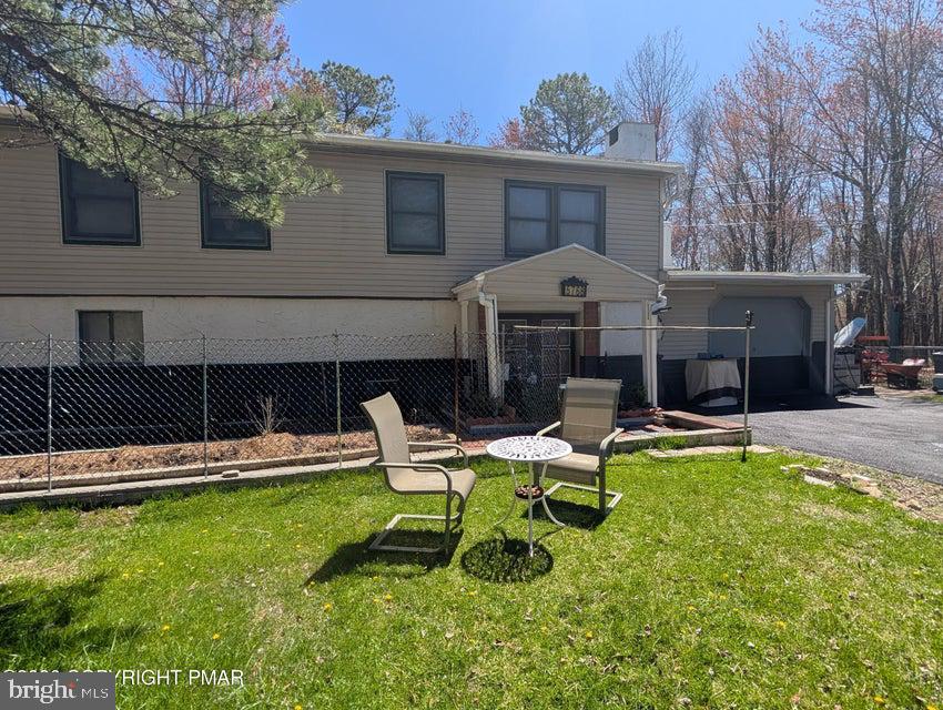 EMERALD LAKES - Residential