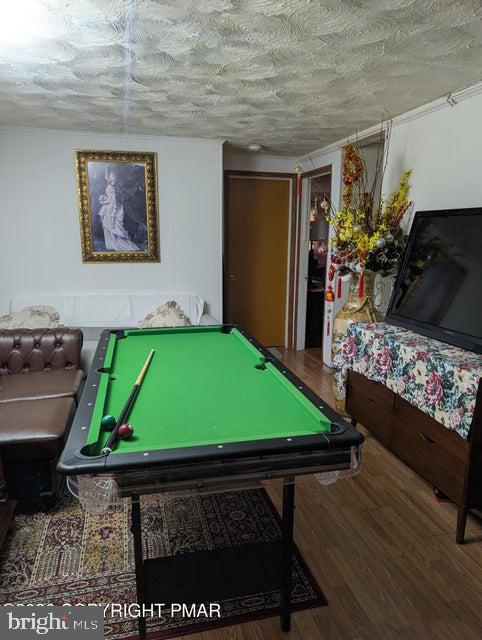 EMERALD LAKES - Residential