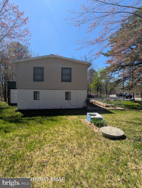 EMERALD LAKES - Residential