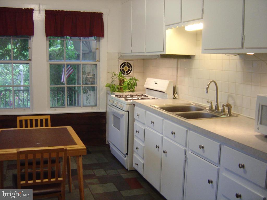 8TH WARD - Residential