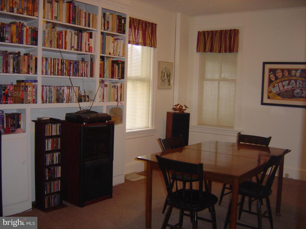 8TH WARD - Residential