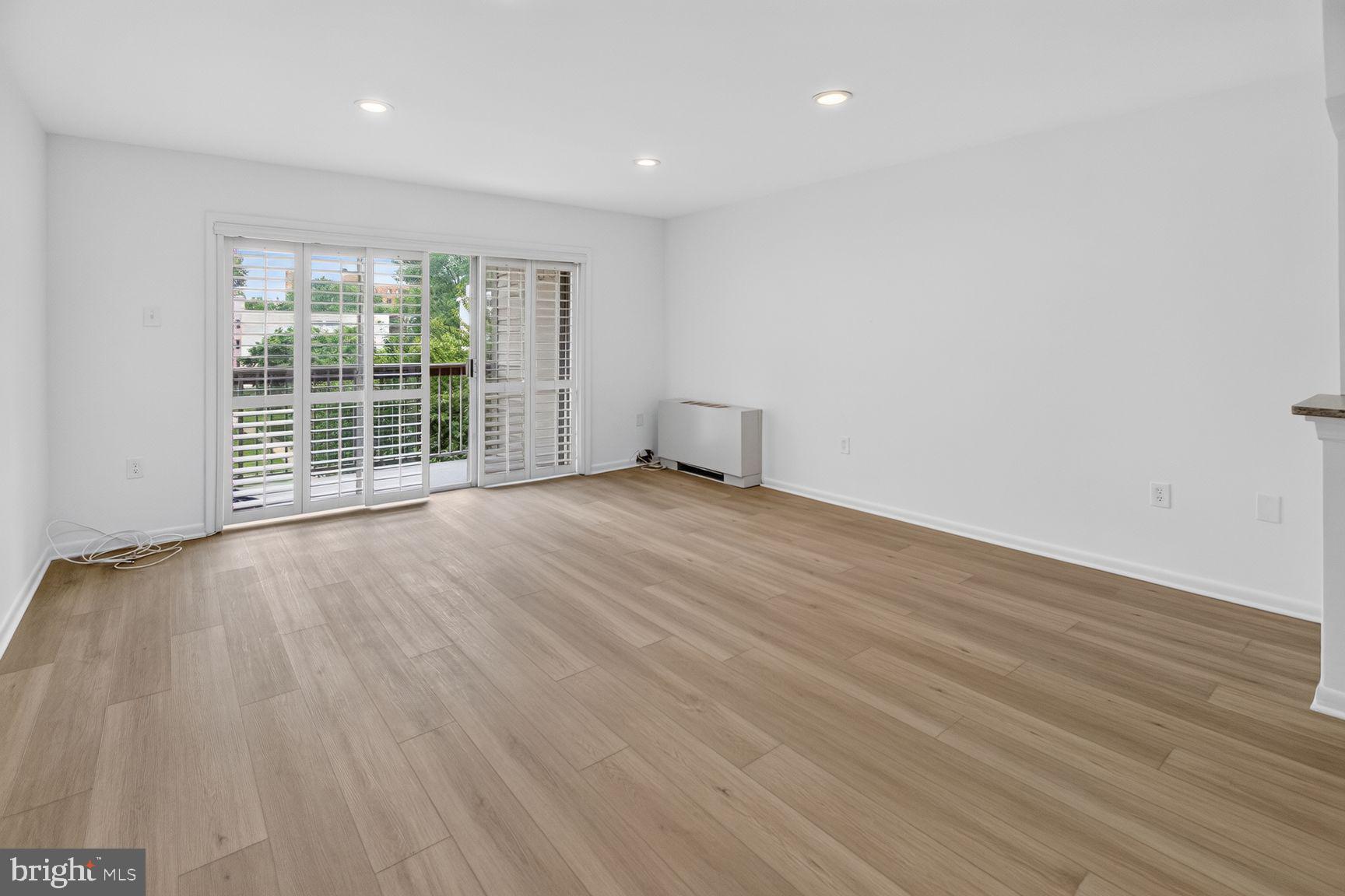 WEST SPRING - Residential