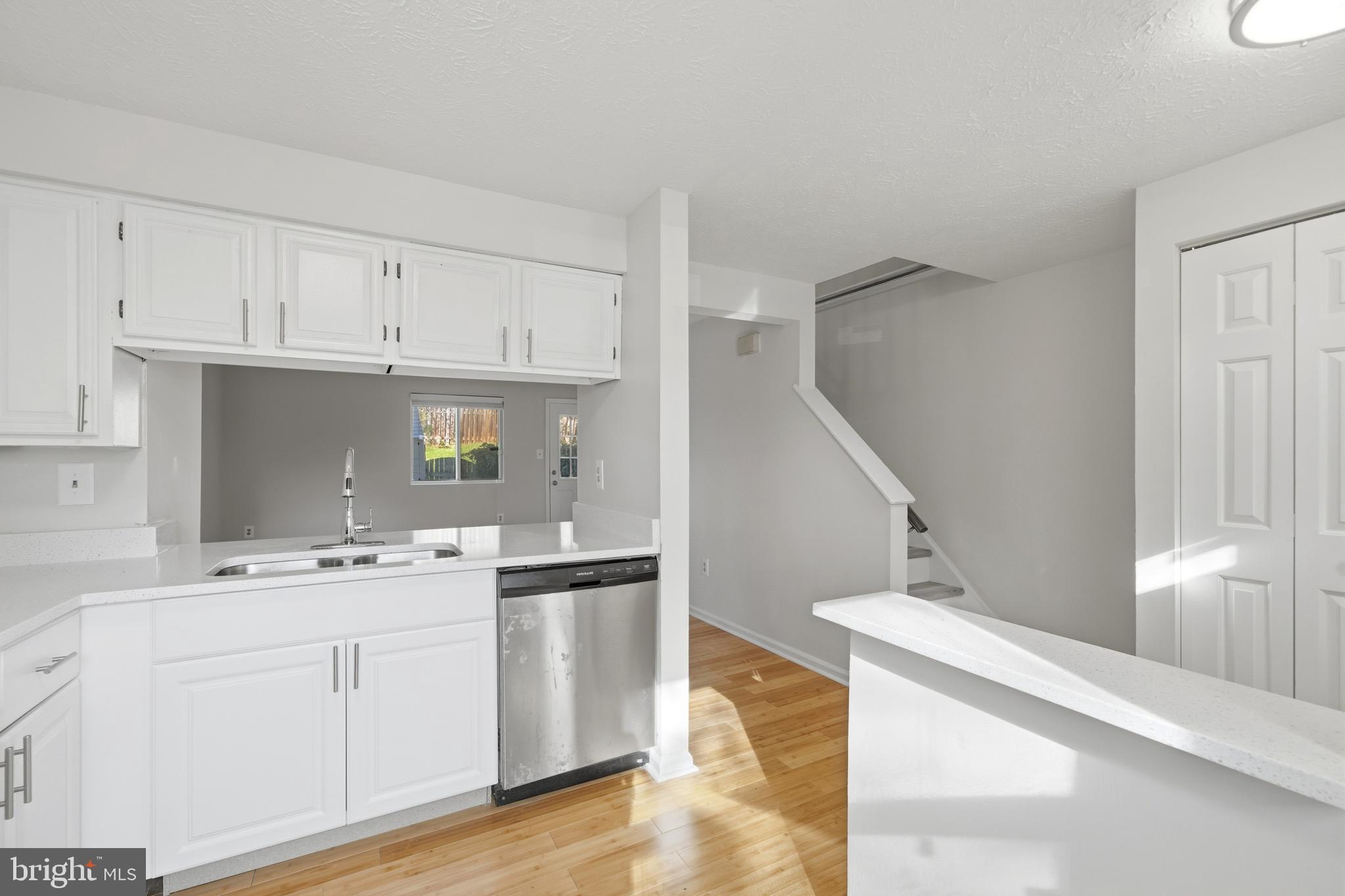 GUNNERS LAKE - Residential