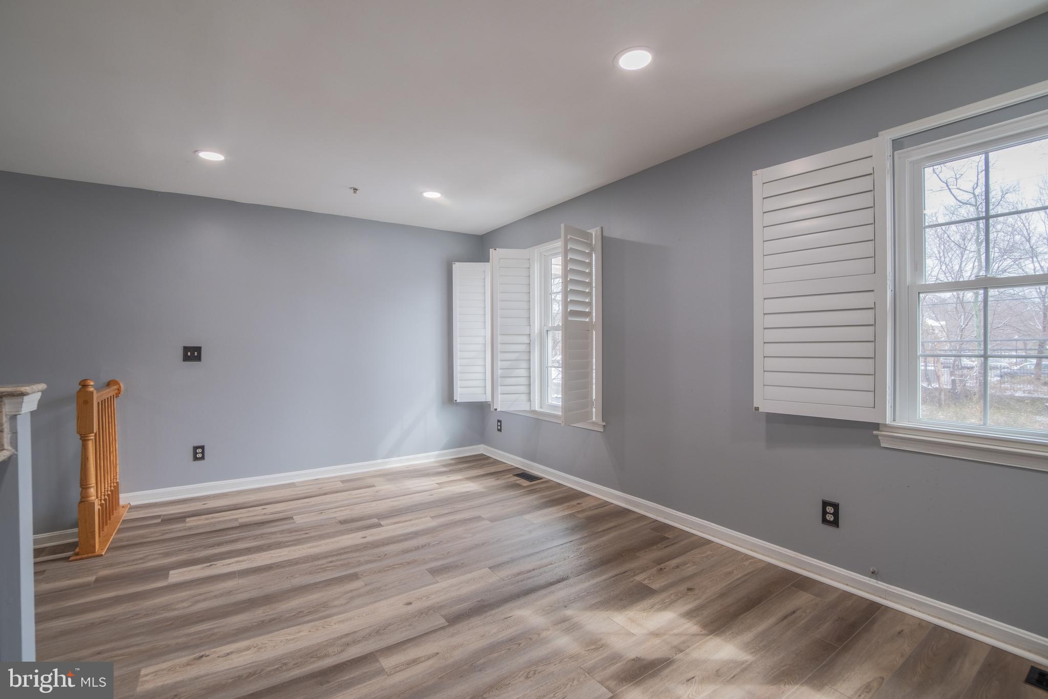 ANNAPOLIS WALK - Residential