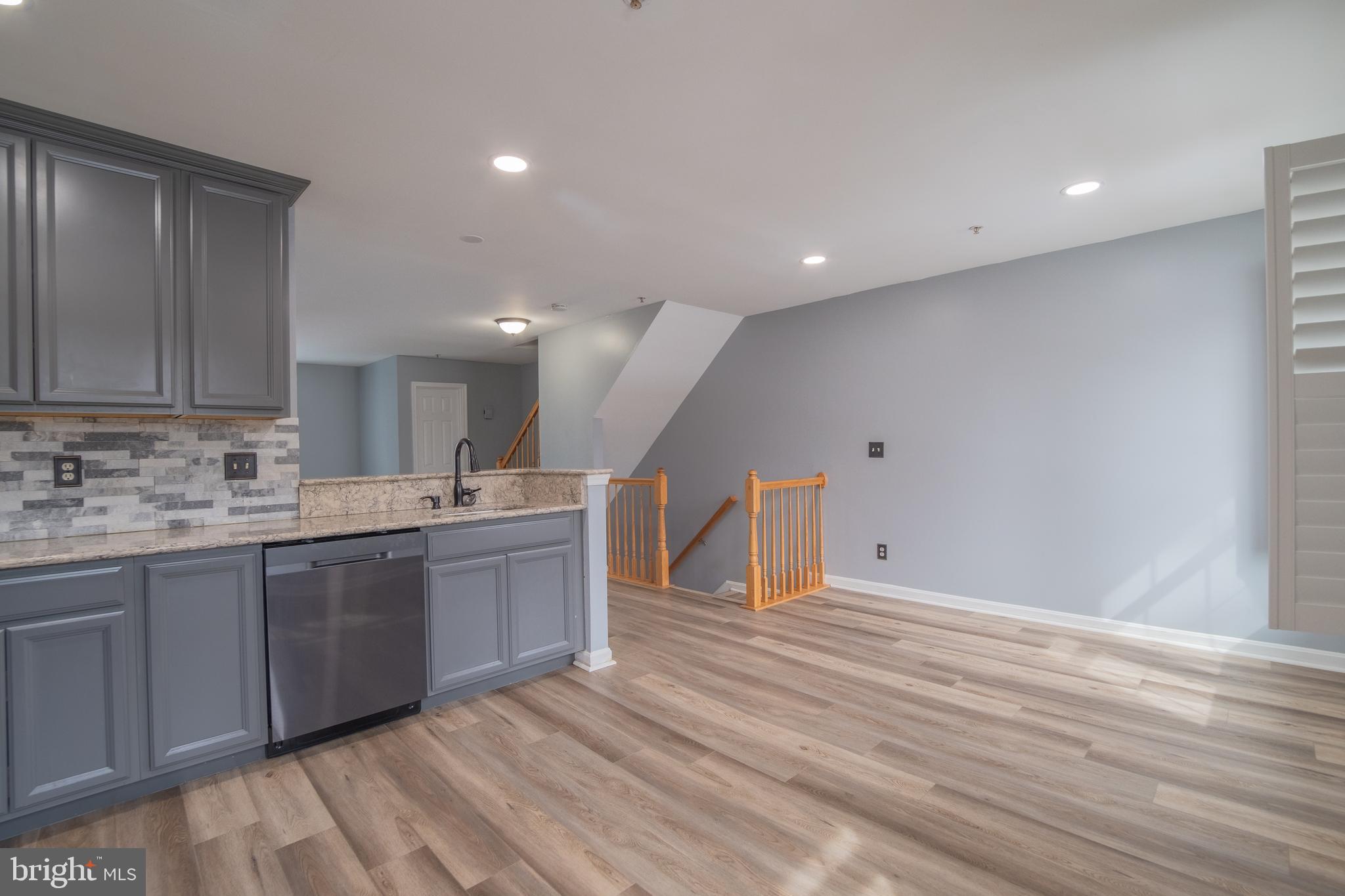 ANNAPOLIS WALK - Residential