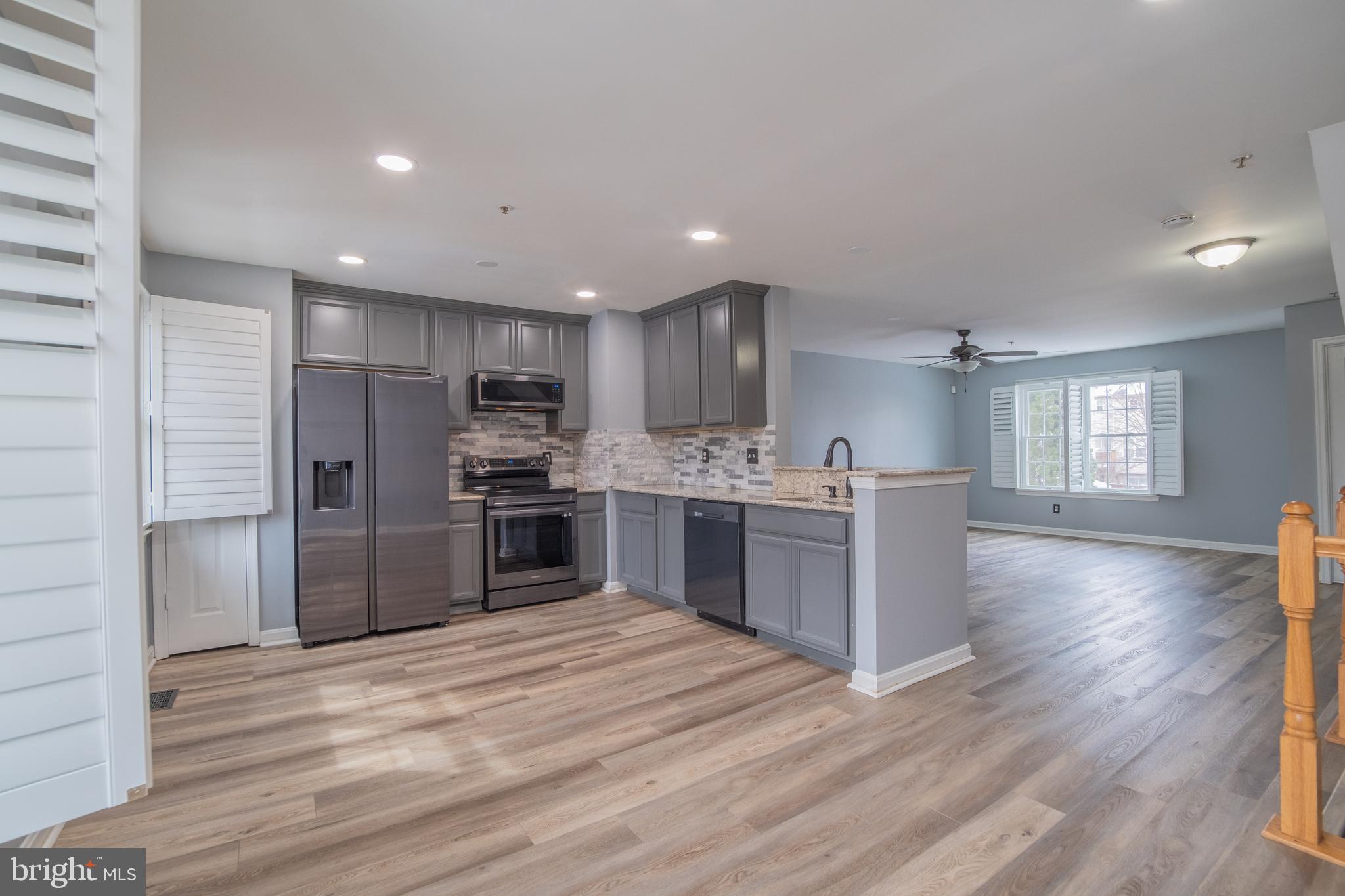 ANNAPOLIS WALK - Residential