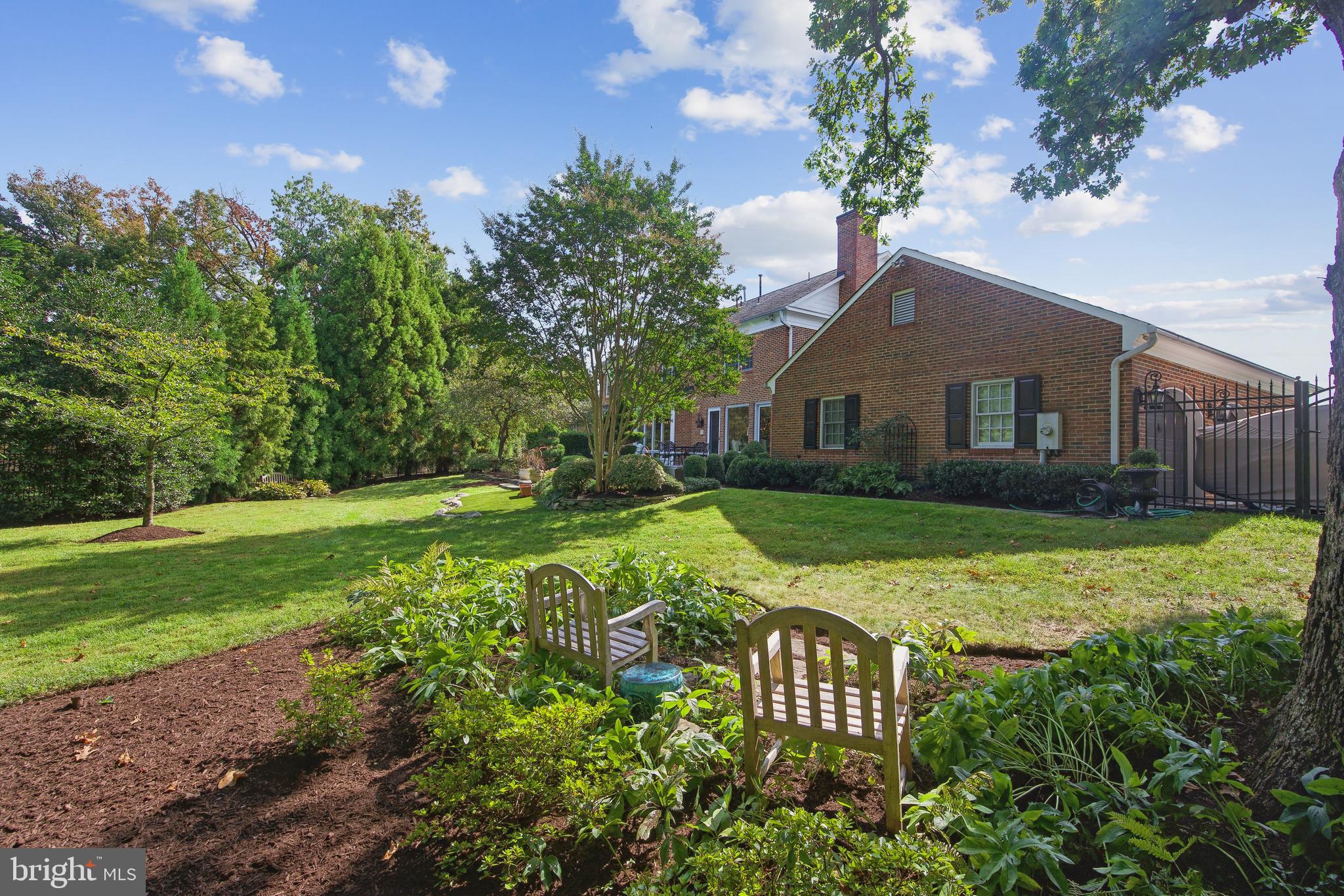POTOMAC CHASE - Residential
