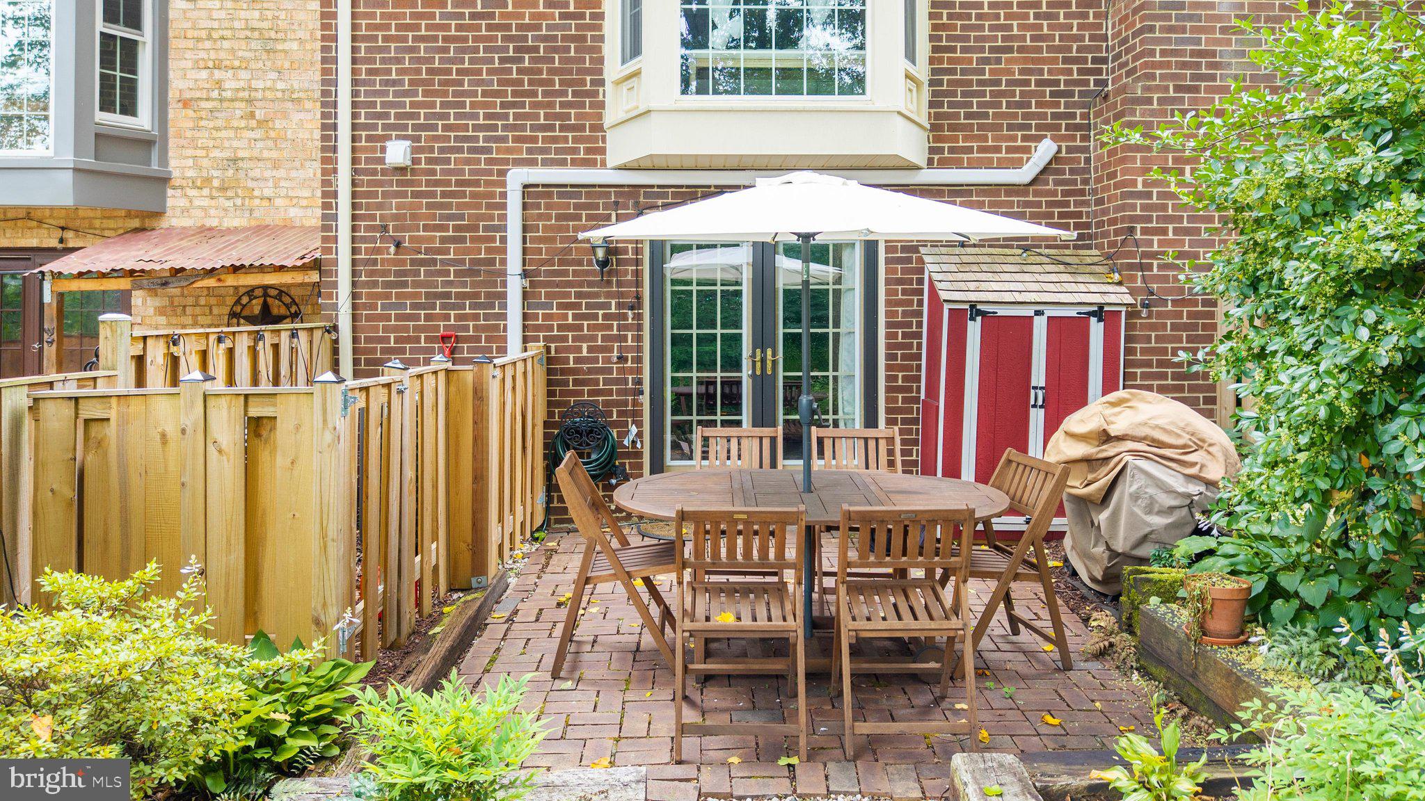 BAY HILLS TANGLEWOOD - Residential
